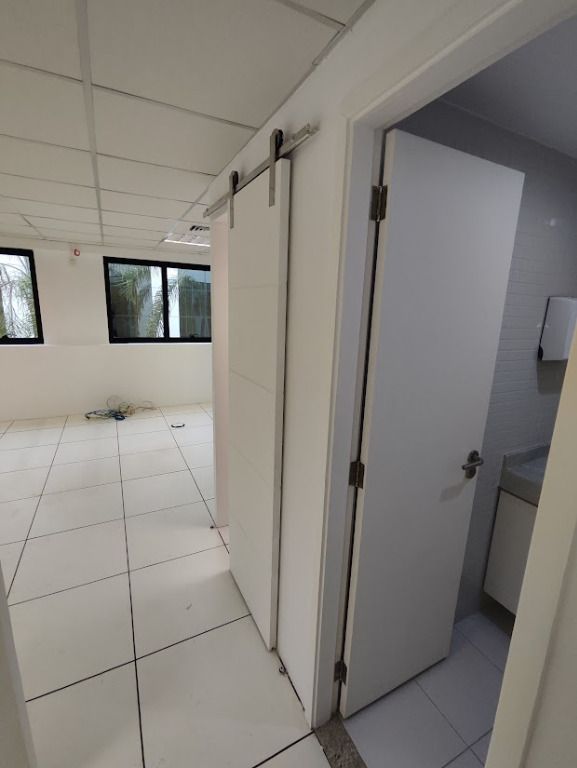 Sala Espaçosa em Barra Da Tijuca, Rio De Janeiro - Foto 2