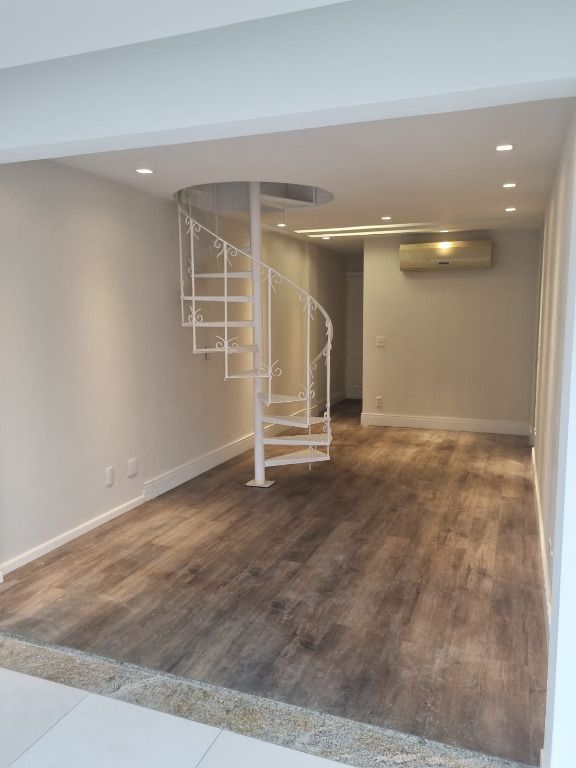 Apartamento Duplex Espaçoso em Recreio Dos Bandeirantes, Rio De Janeiro - Foto 2