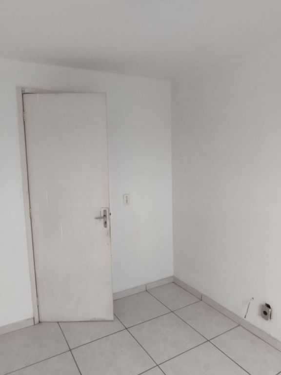 Ótimo Apartamento com 2 Quartos em Santa Cruz, Rio De Janeiro - Foto 1