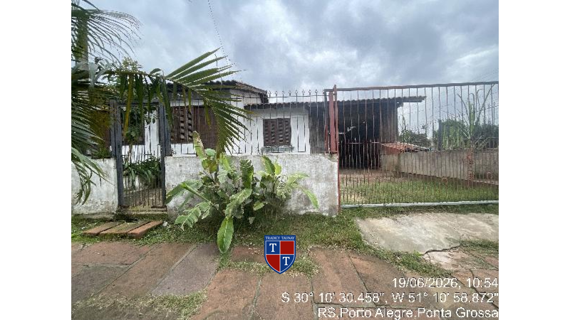 Foto 1 de CASA em PONTA GROSSA, PORTO ALEGRE/RS - Imóvel Retomado CAIXA Ref 1444401578413