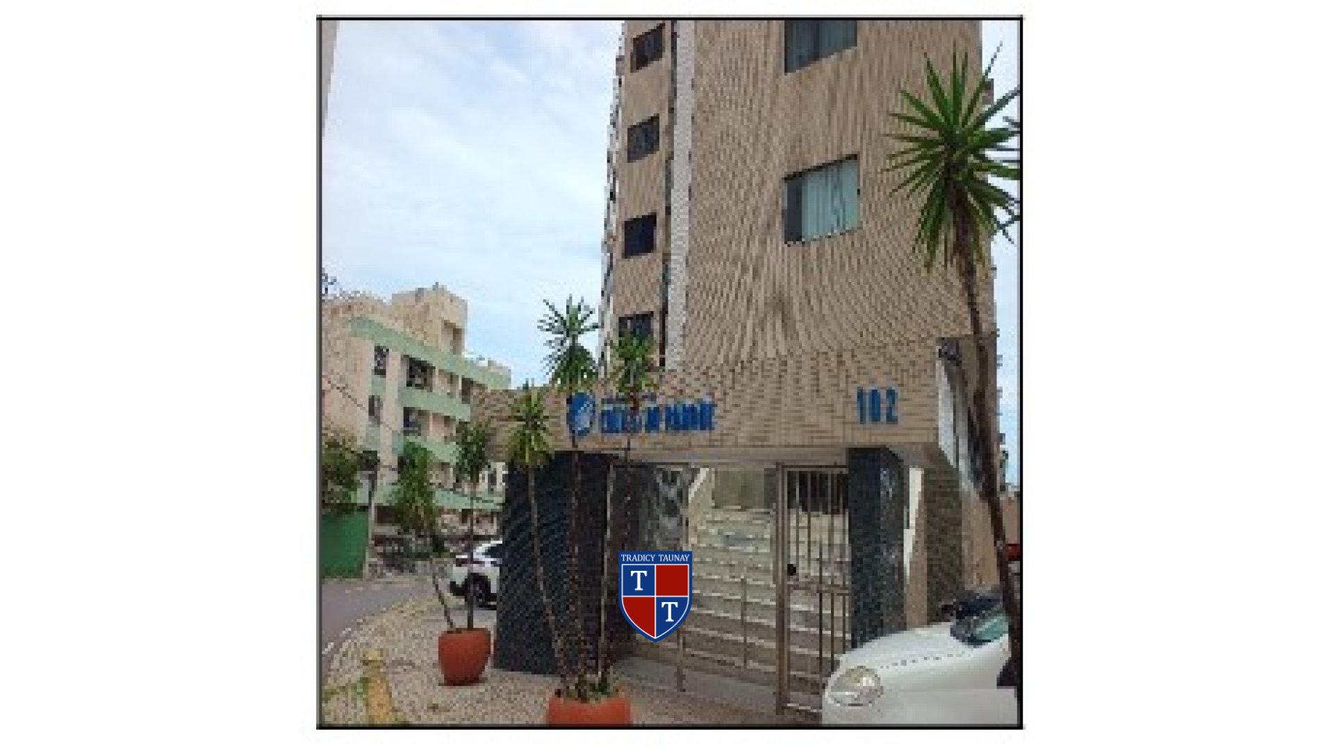 APARTAMENTO em SALVADOR