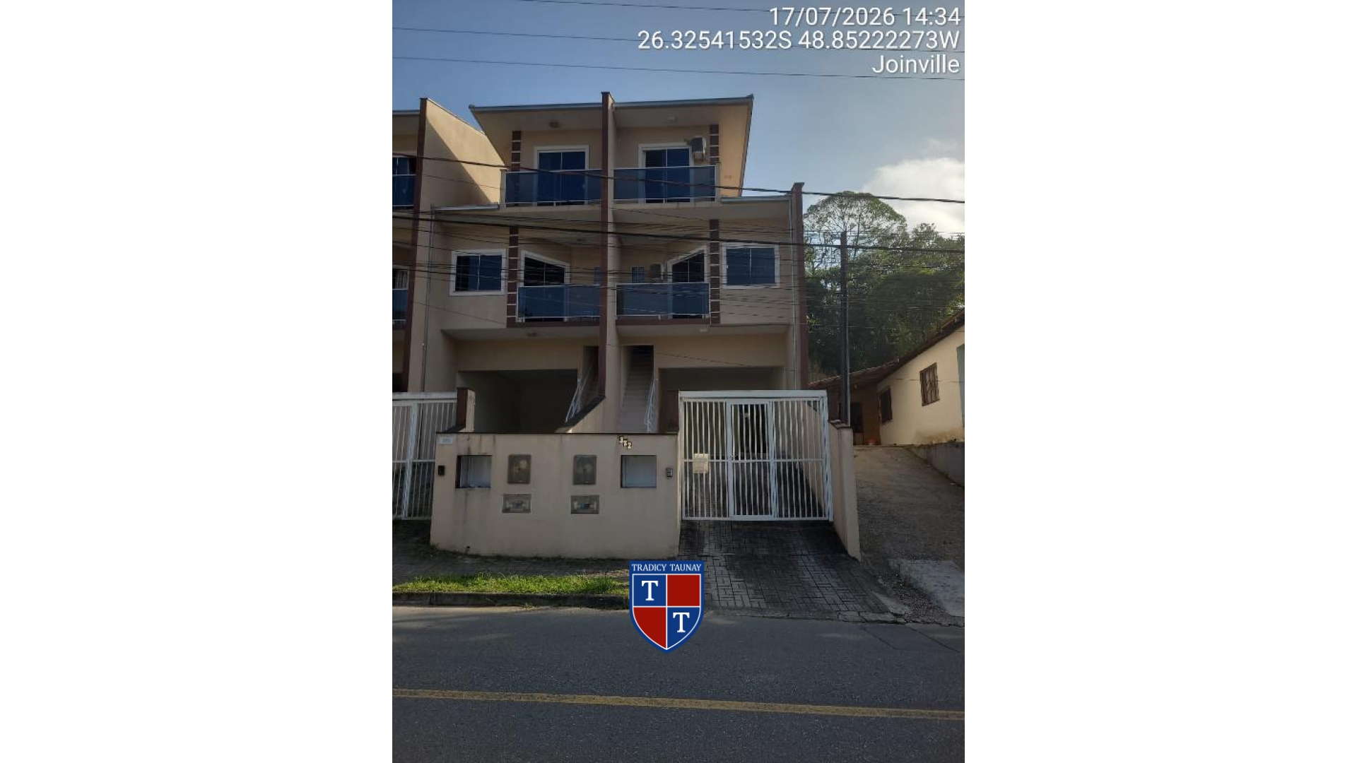 CASA em FLORESTA