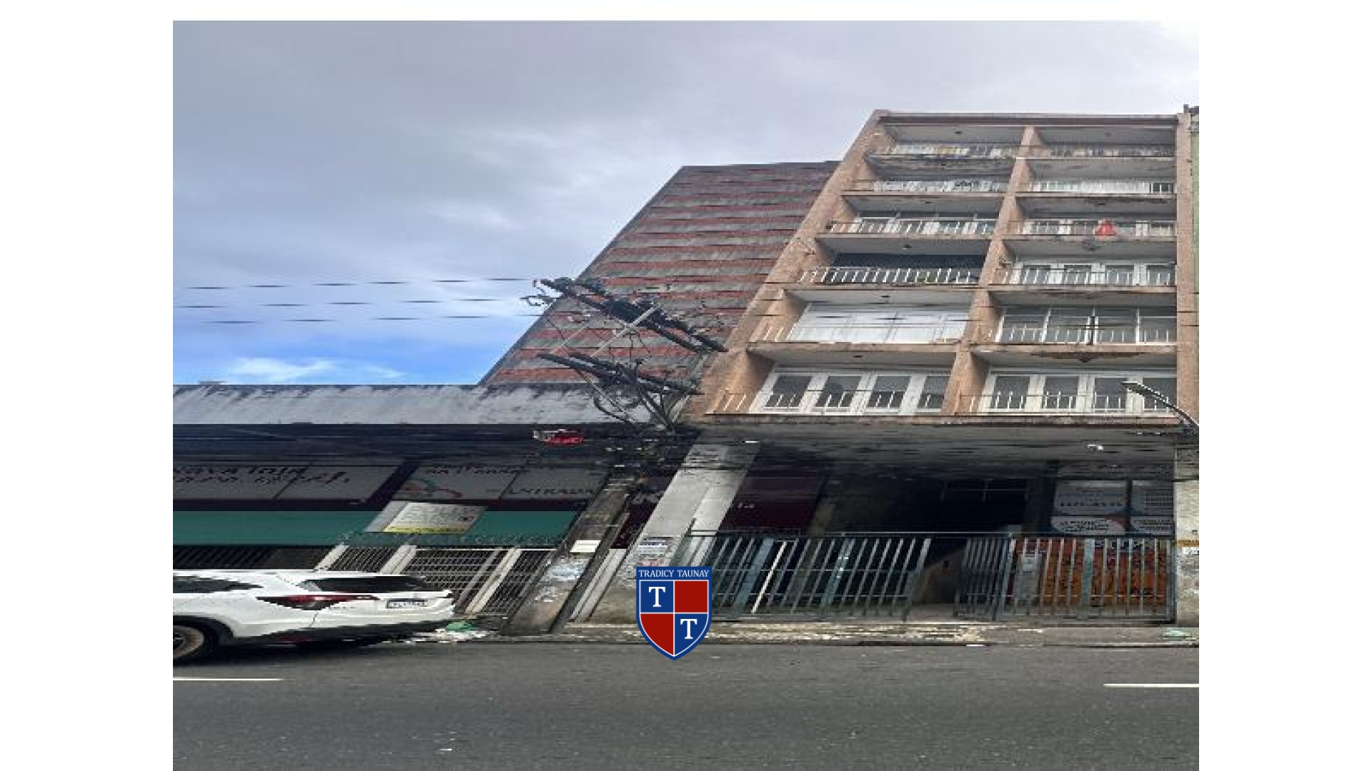 APARTAMENTO em DOIS DE JULHO