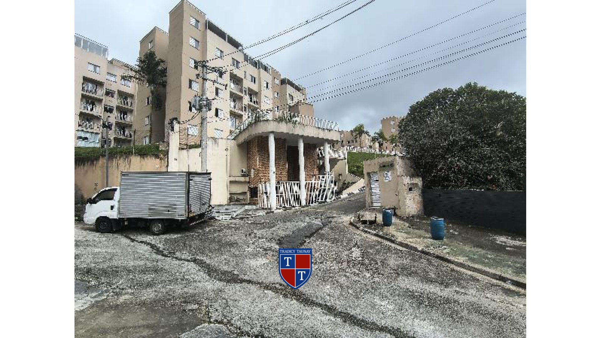 Foto 1 de APARTAMENTO em JARDIM NOVA VIDA - Imóvel Retomado Caixa