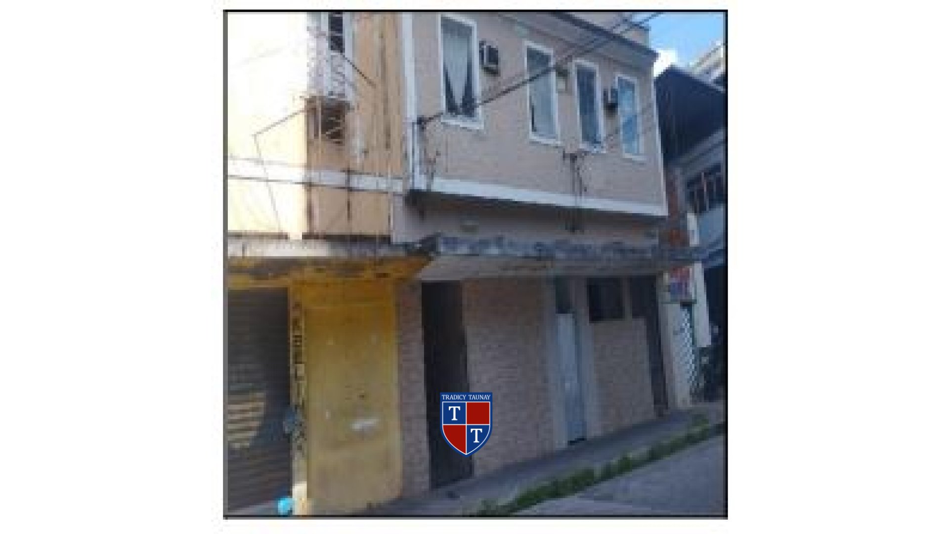 APARTAMENTO em CENTRO