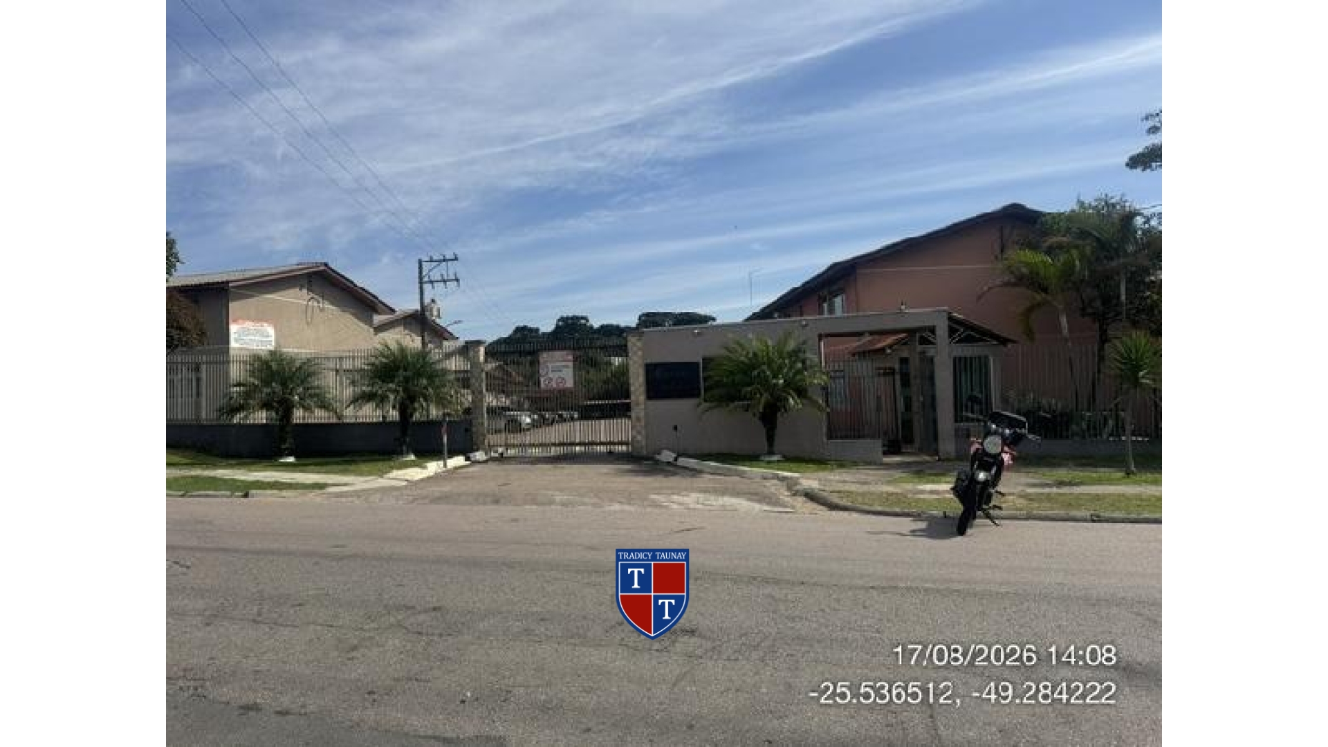 Foto 1 de APARTAMENTO em SITIO CERCADO, CURITIBA/PR - Imóvel Retomado CAIXA Ref 1444416132912