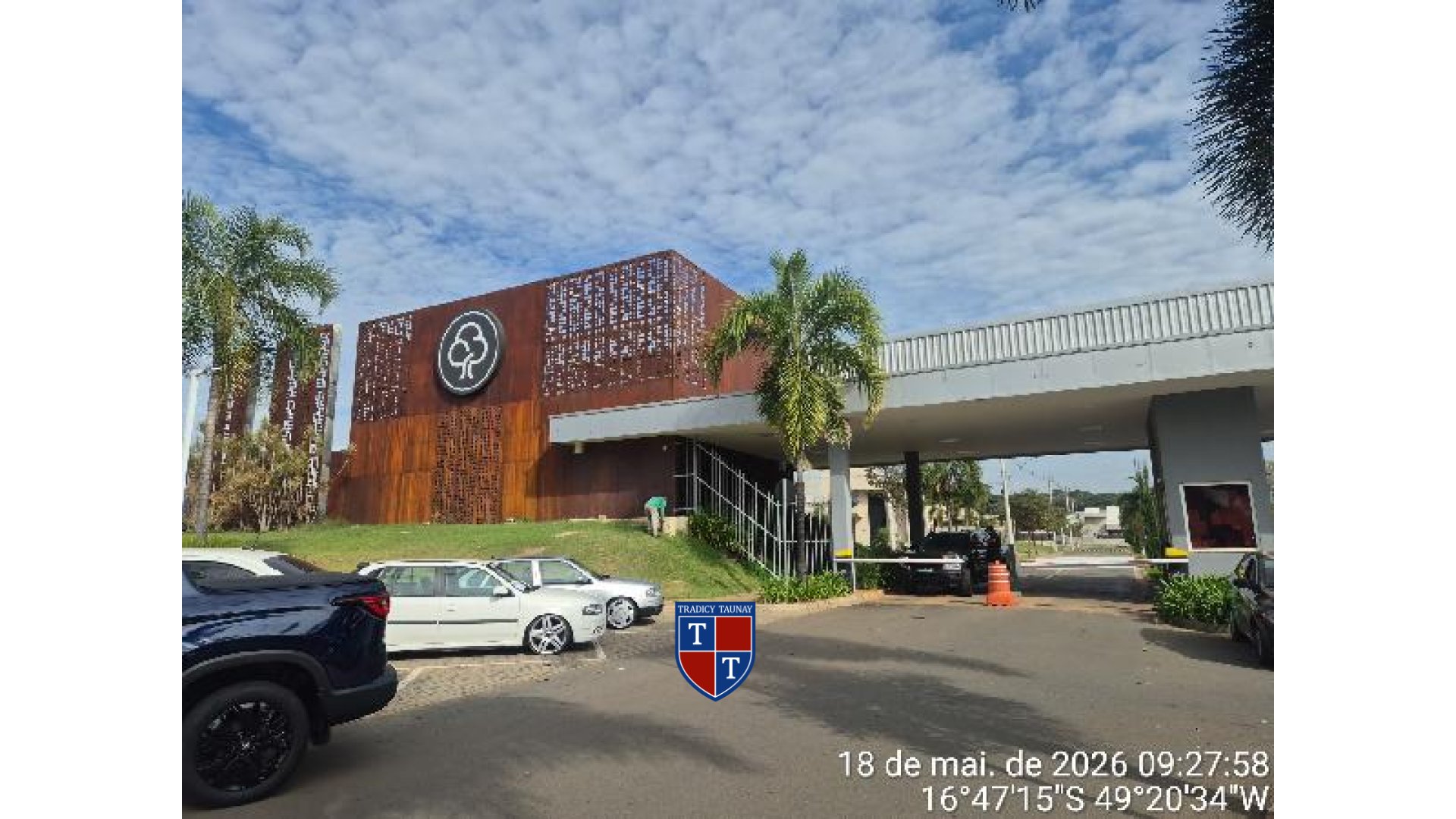 Foto 1 de CASA em PARQVILLE PINHEIROS - Imóvel Retomado Caixa