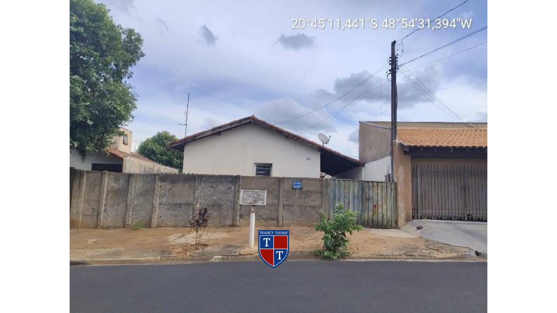 Foto 1 de CASA em CONJUNTO HABITACIONAL HELIO CAZARINI - Imóvel Retomado Caixa