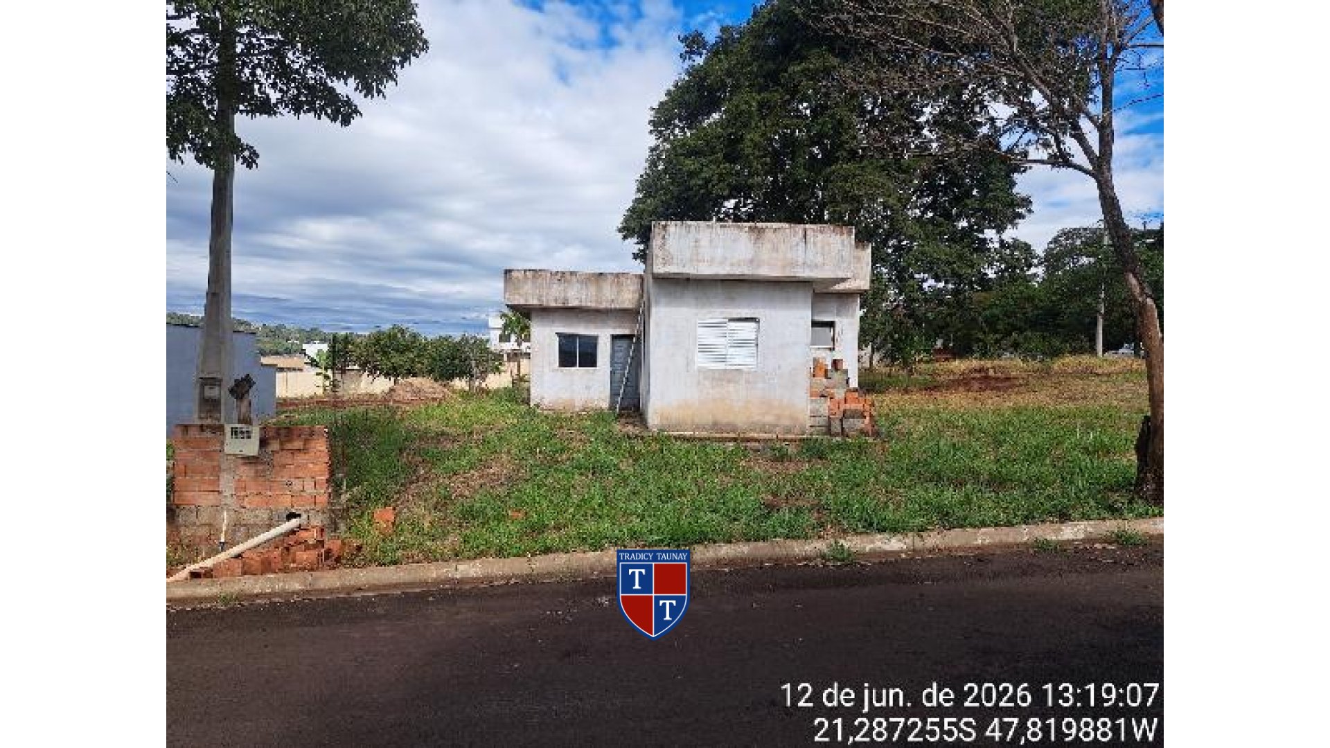 Foto 1 de CASA em LOTEAMENTO SANTA MARTA - Imóvel Retomado Caixa