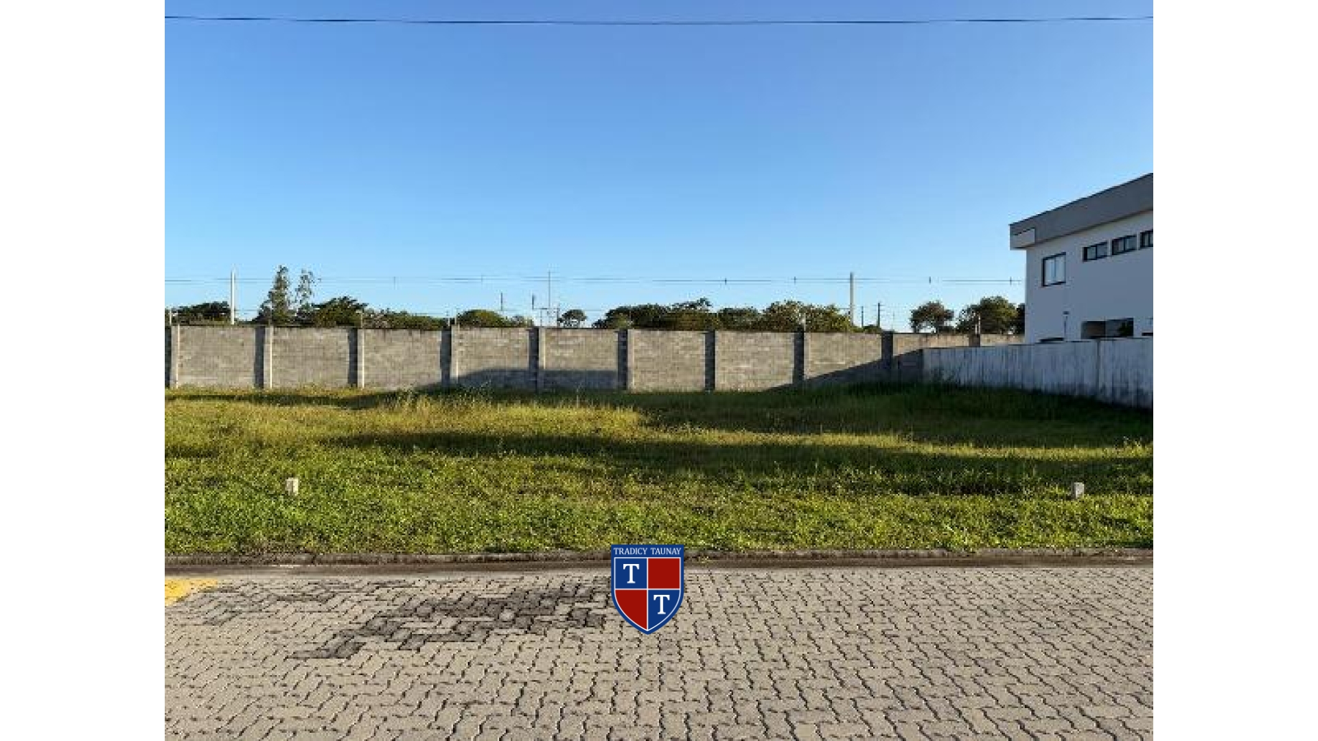 TERRENO em JARDINS TERRA BRASIL