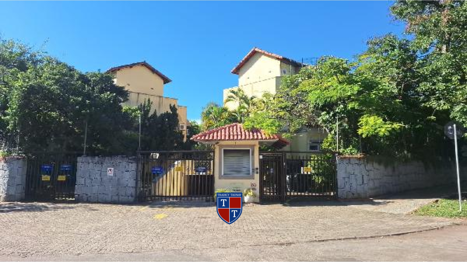 APARTAMENTO em FREG JACAREPAGUA