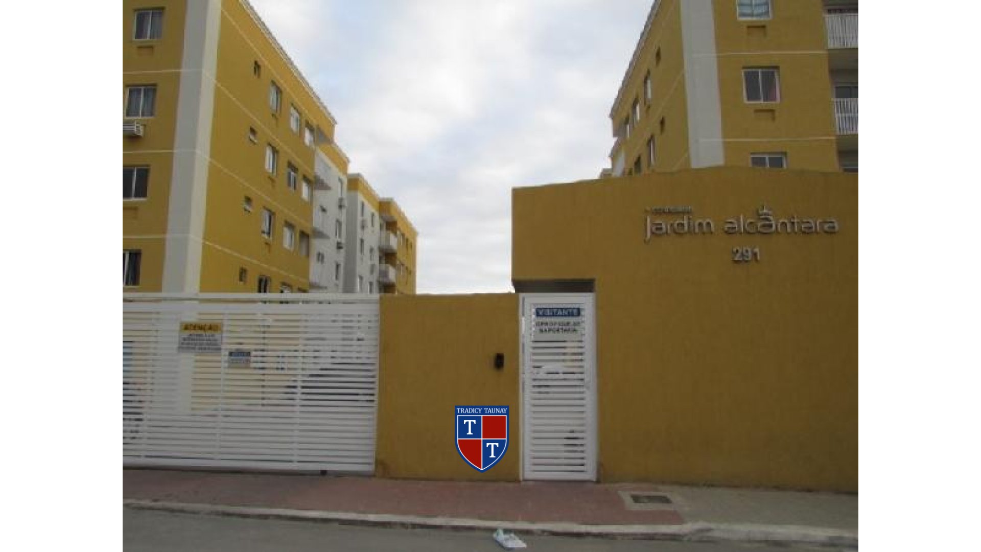 APARTAMENTO em SANTA LUZIA
