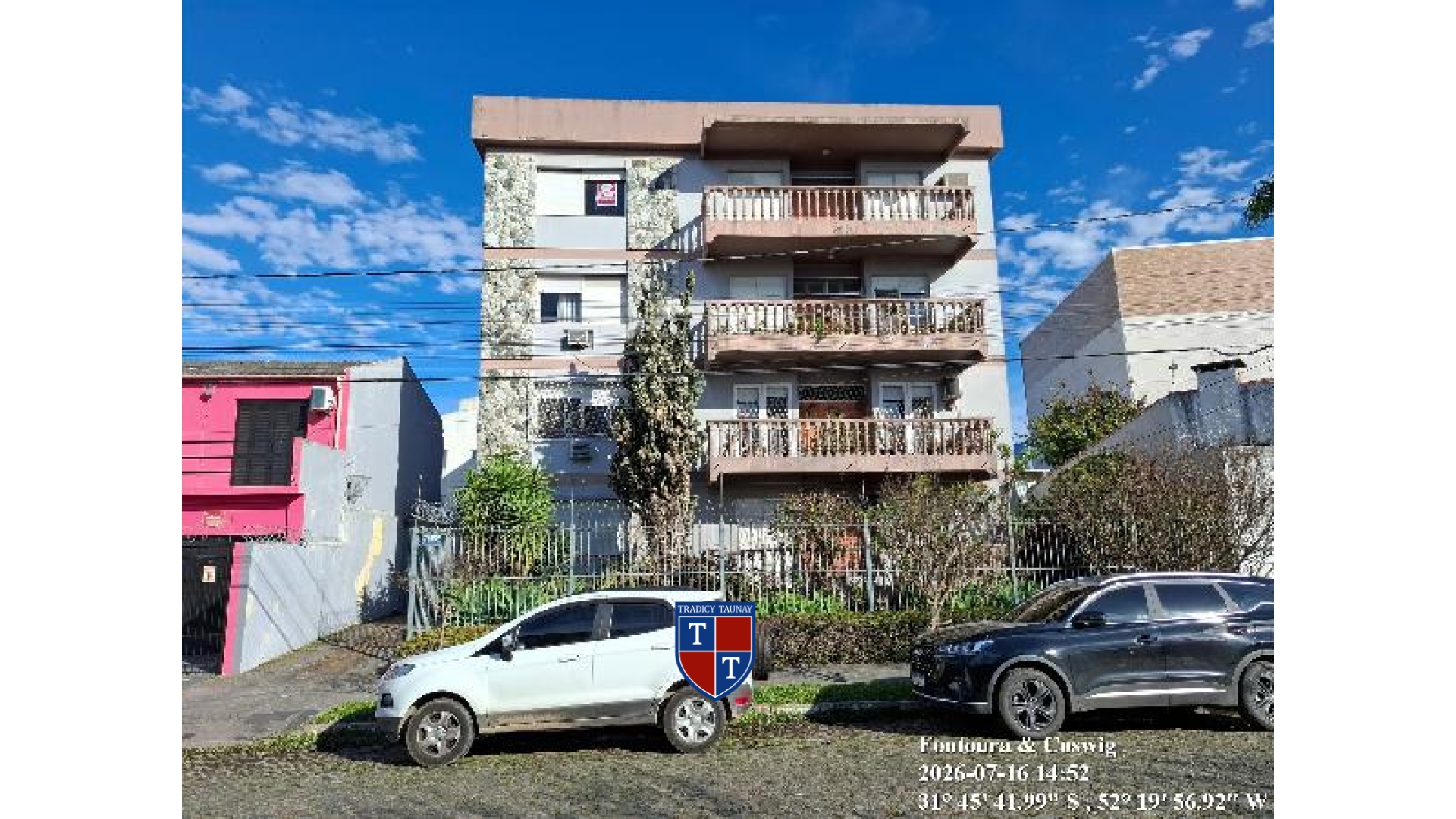 APARTAMENTO em CENTRO