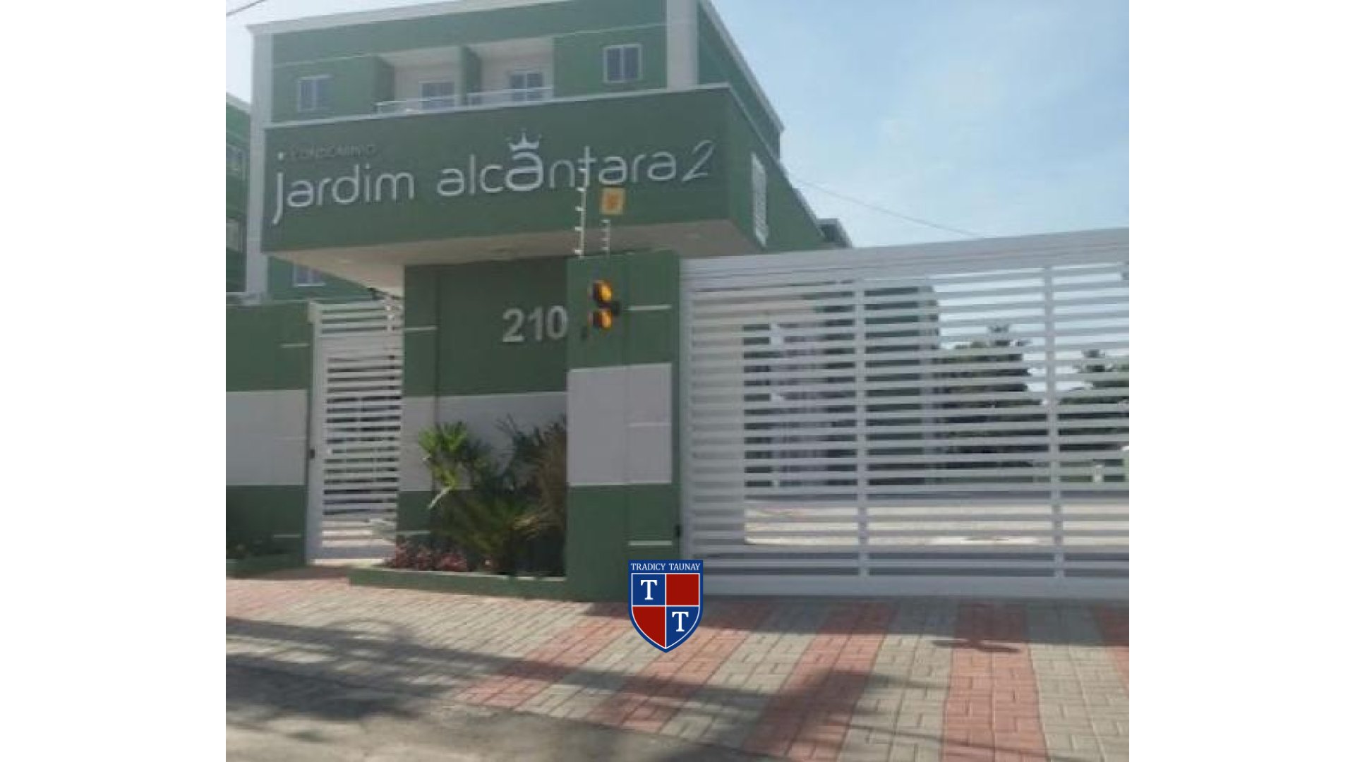 APARTAMENTO em SANTA LUZIA