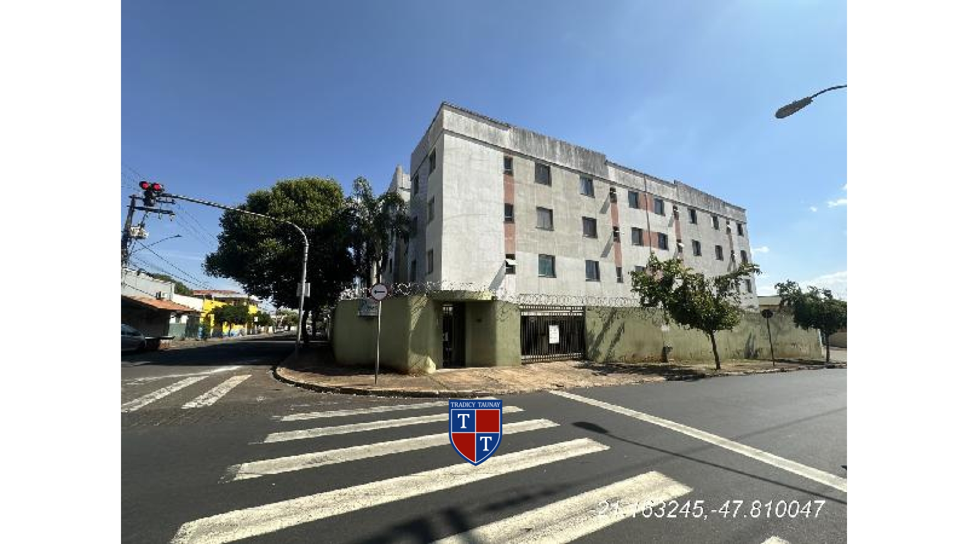 APARTAMENTO em CAMPOS ELISEOS