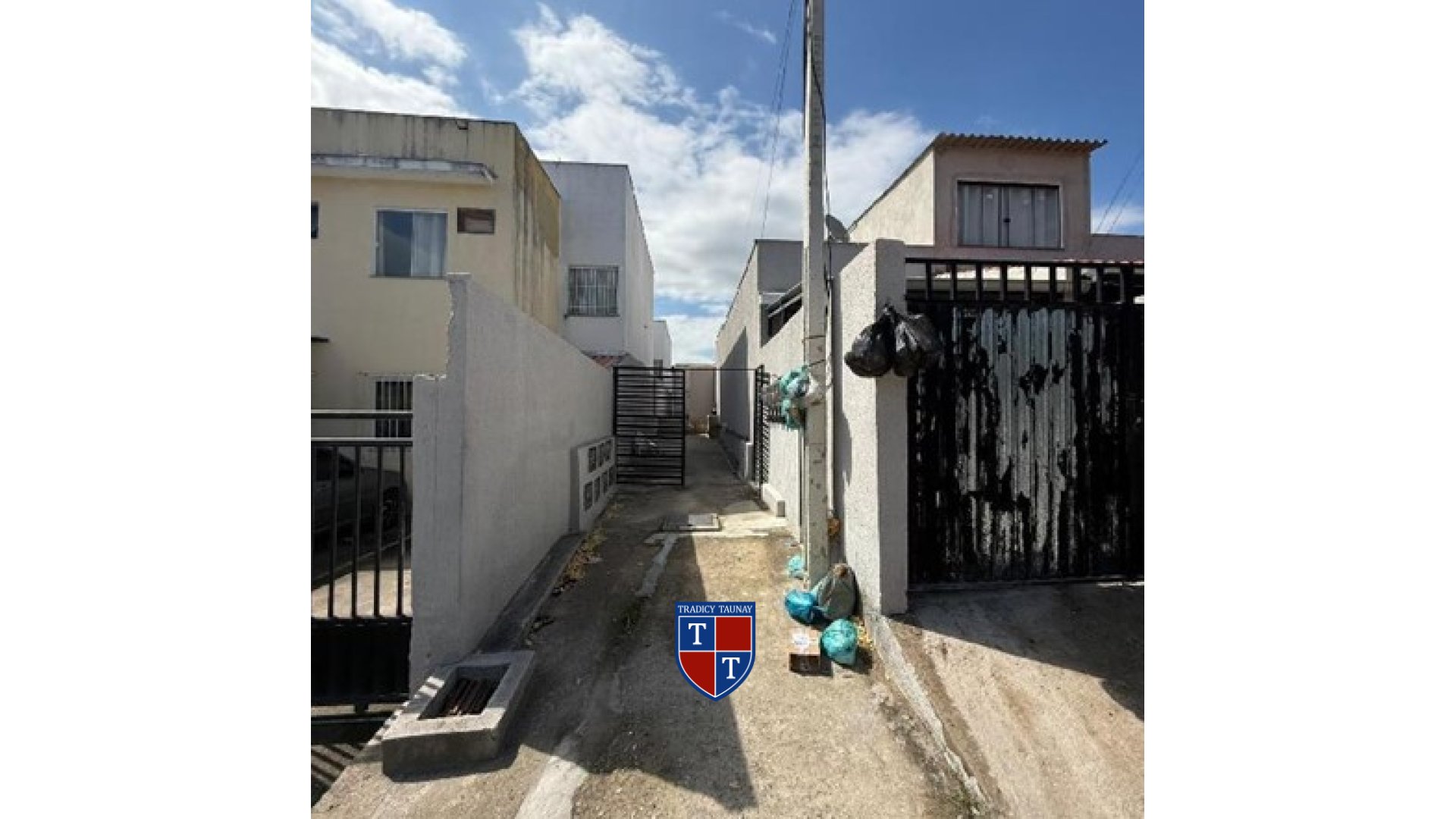Foto 1 de CASA em JARDIM ATLANTICO LESTE (ITAIPUACU) - Imóvel Retomado Caixa
