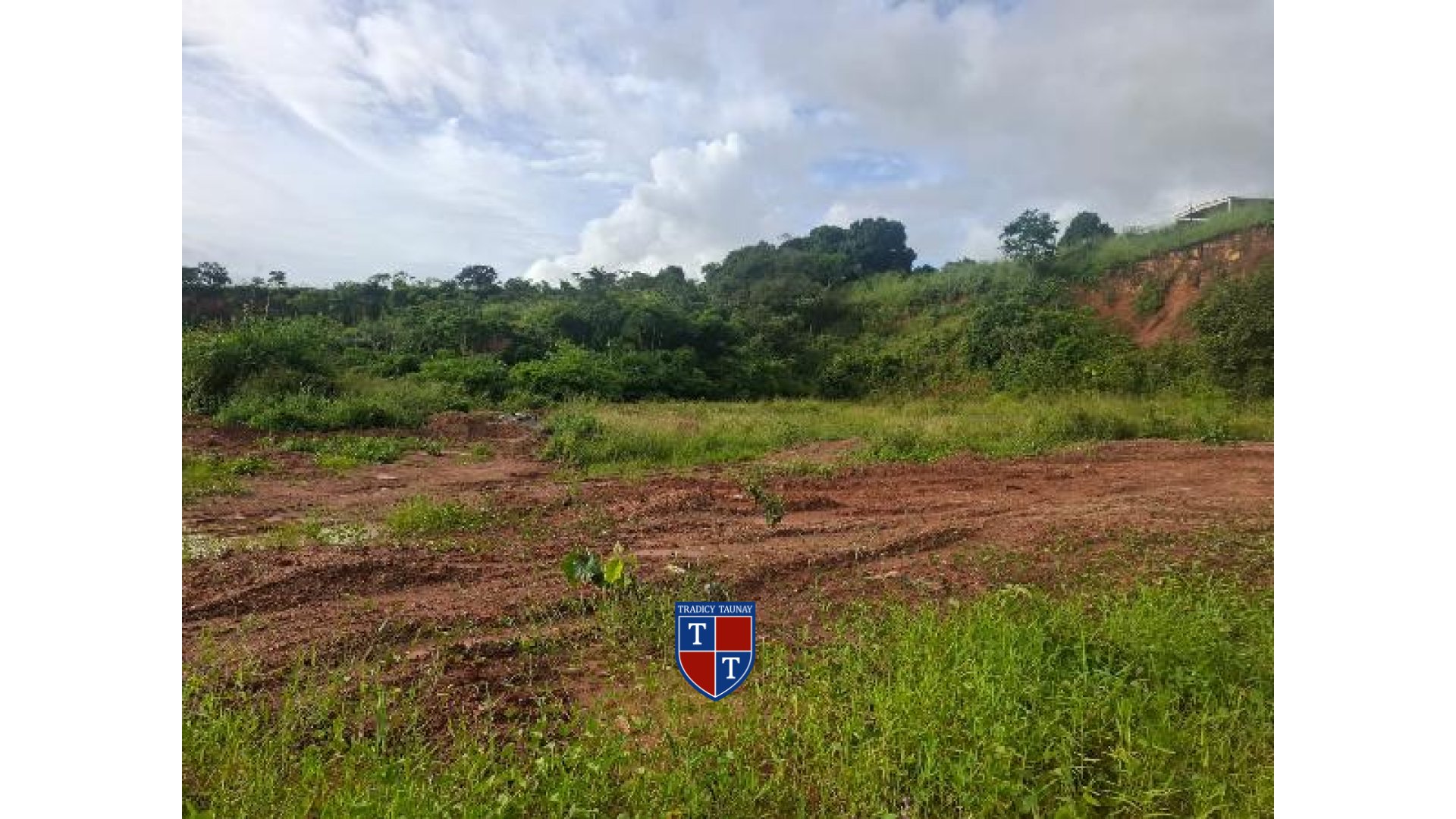 Foto 1 de TERRENO em BR 408 KM 86 - Imóvel Retomado Caixa