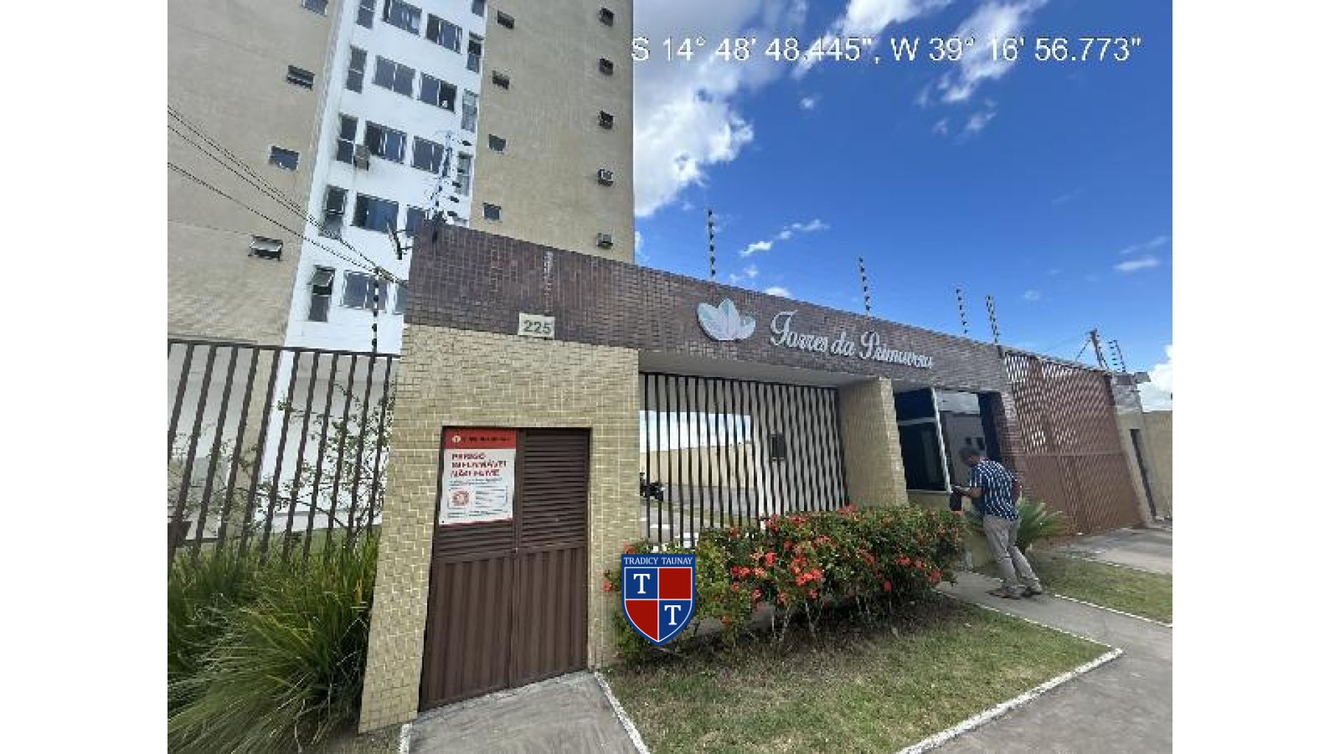 APARTAMENTO em JARDIM PRIMAVERA