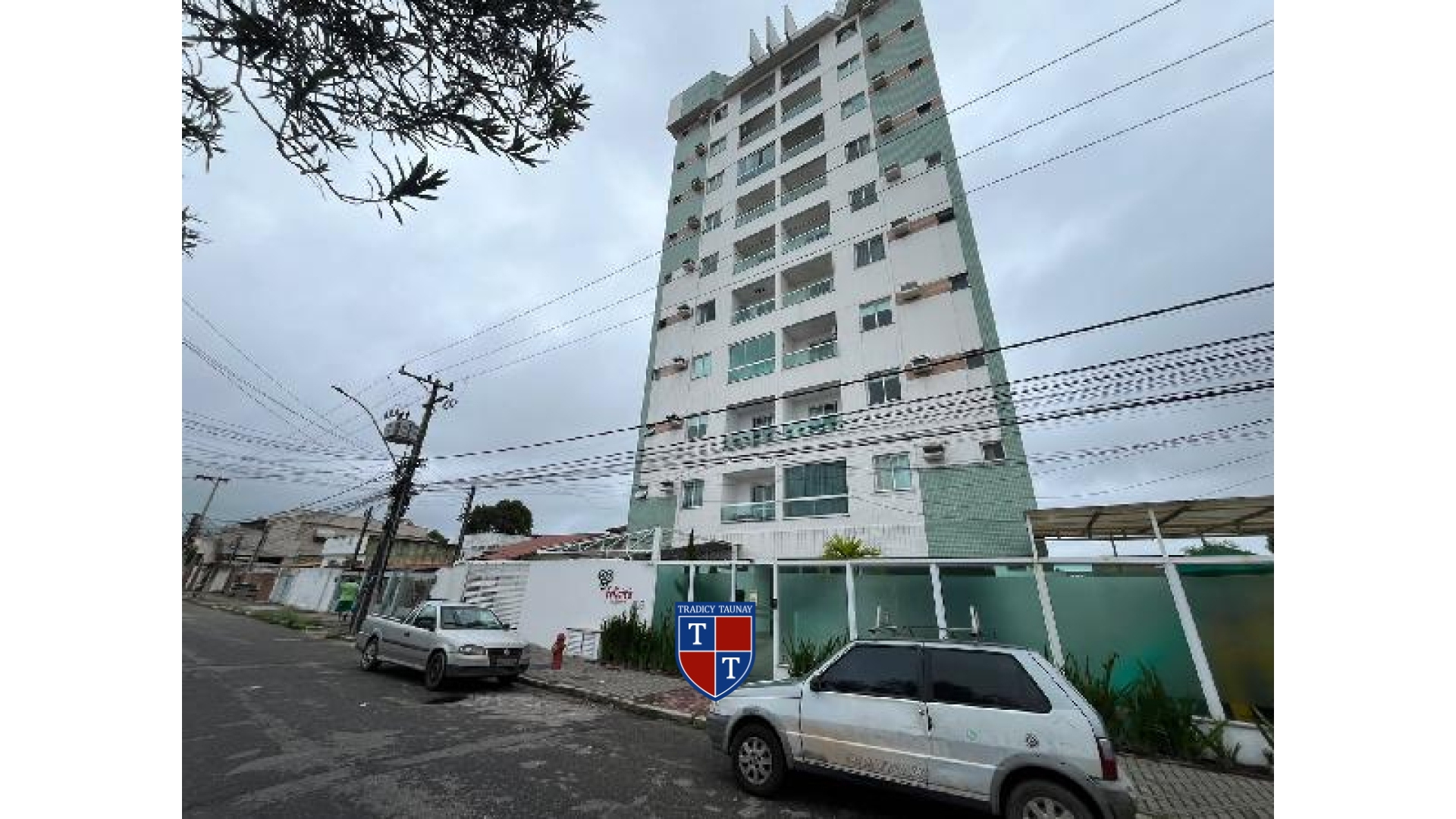 APARTAMENTO em PARQUE TURF CLUB