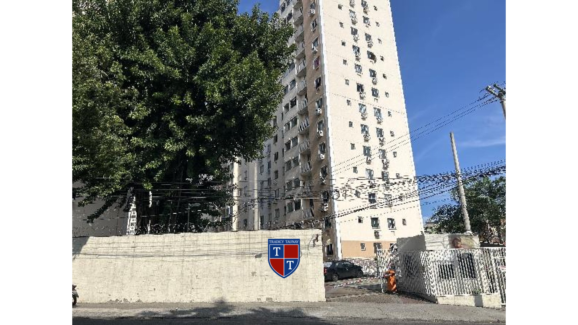 APARTAMENTO em ROCHA MIRANDA
