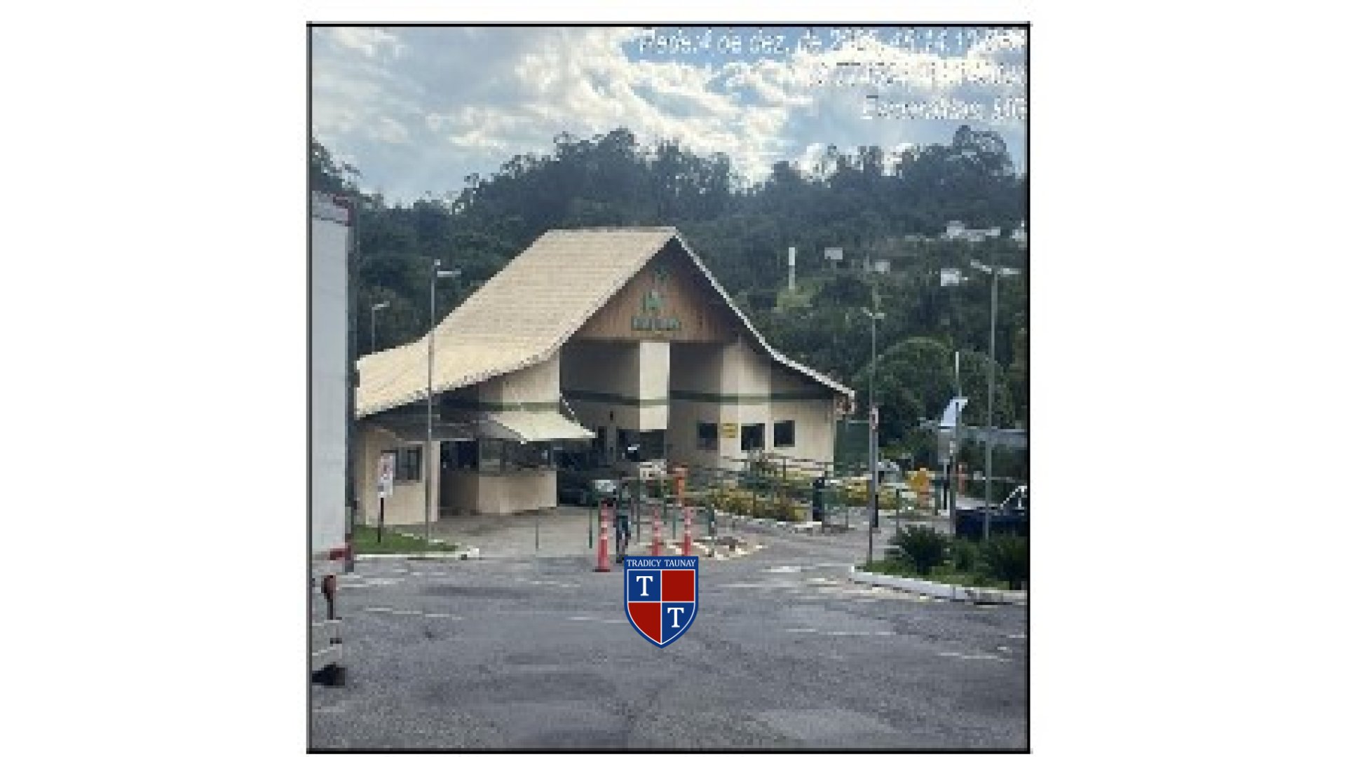 Foto 1 de CASA em CONDOMINIO NOSSA FAZENDA - Imóvel Retomado Caixa
