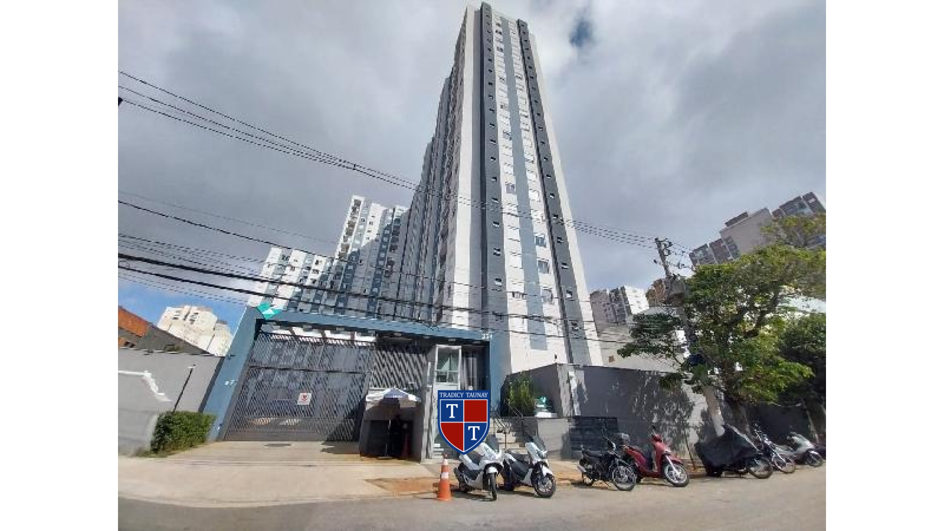 APARTAMENTO em JARDIM CARAVELAS