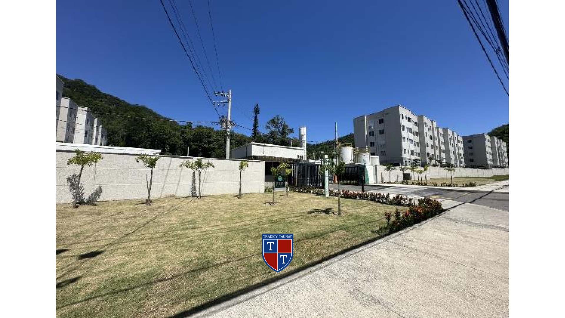 APARTAMENTO em GUARATIBA