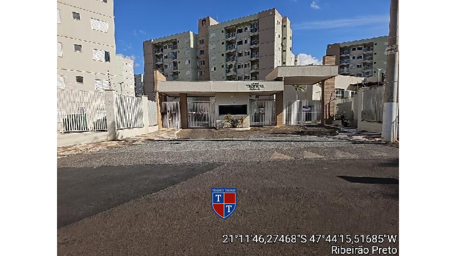 Foto 1 de APARTAMENTO em COND GRAN TROPICAL - Imóvel Retomado Caixa