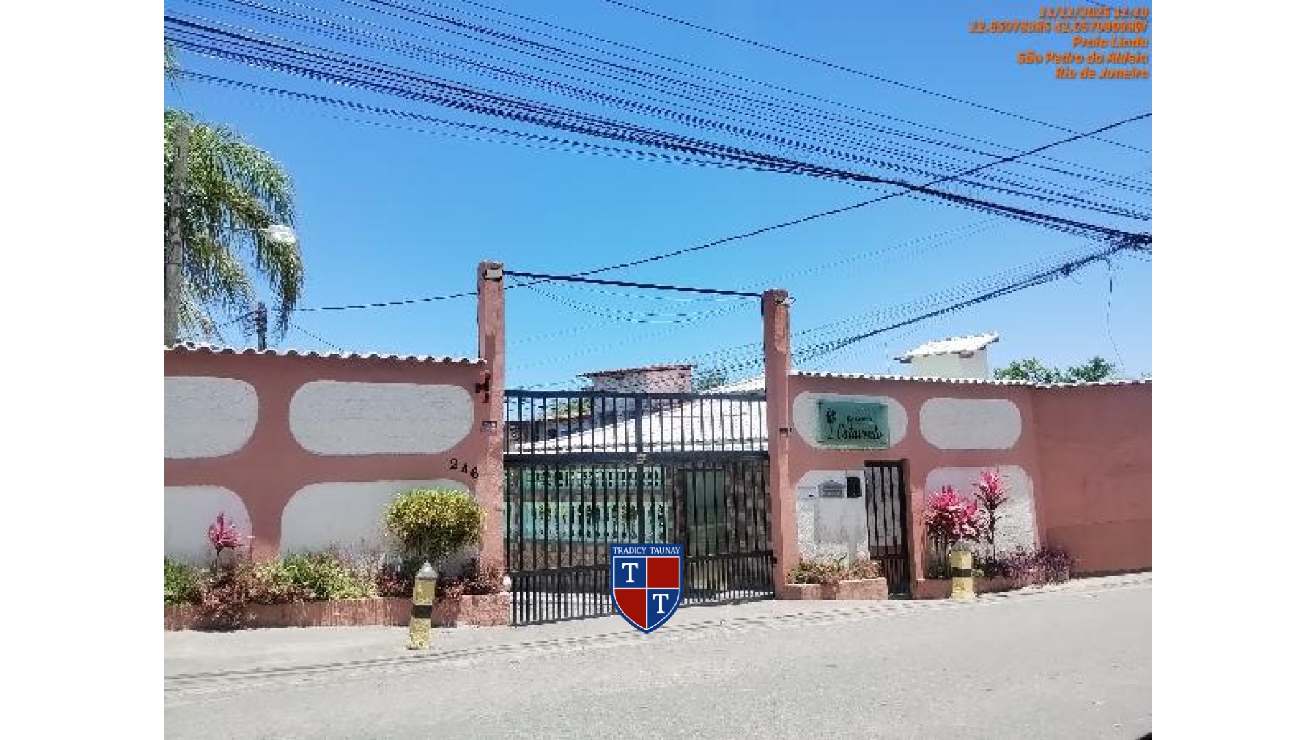 CASA em BAIXO GRANDE