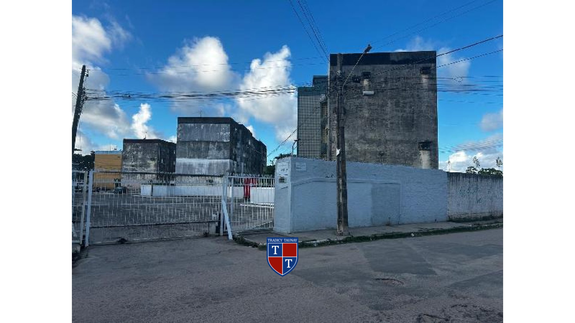 Foto 1 de APARTAMENTO em JARDIM ATLANTICO - Imóvel Retomado Caixa