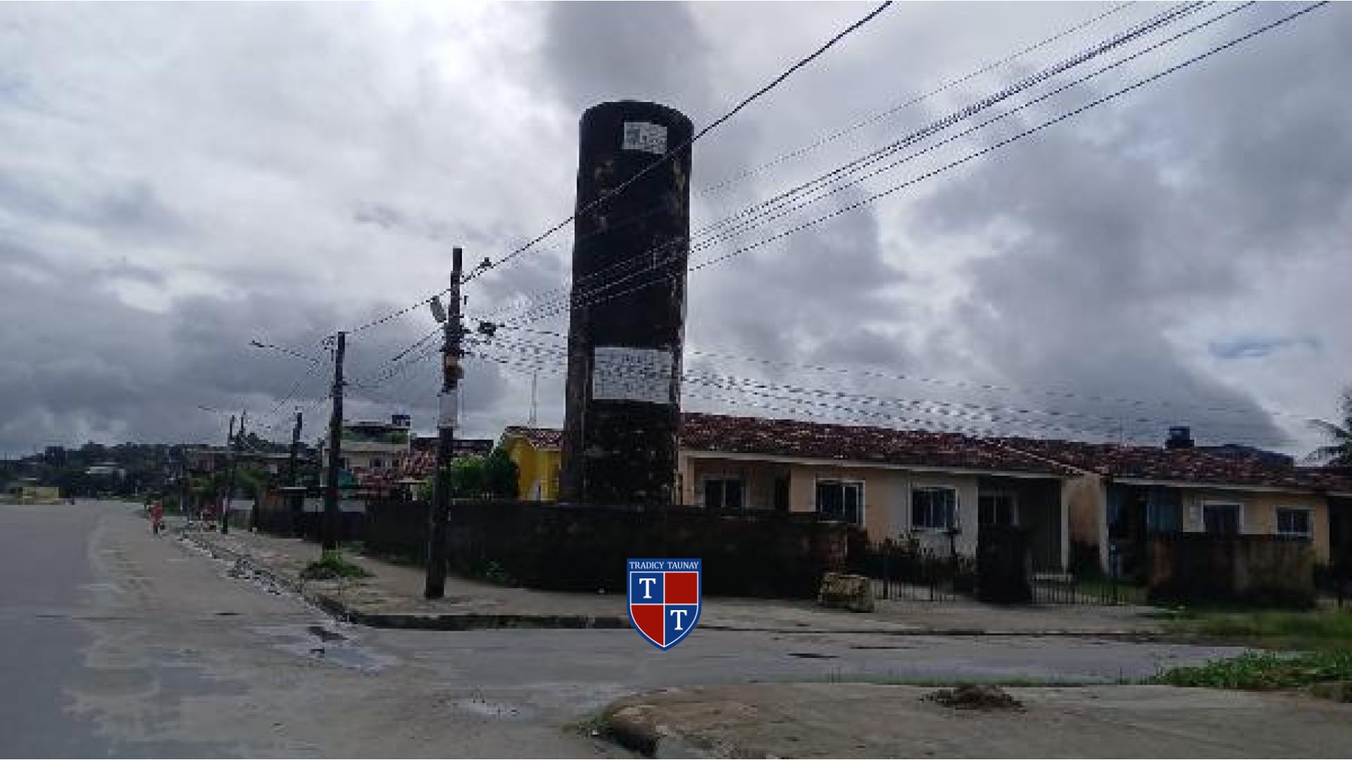 Foto 1 de CASA em JARDIM ATLANTICO - Imóvel Retomado Caixa
