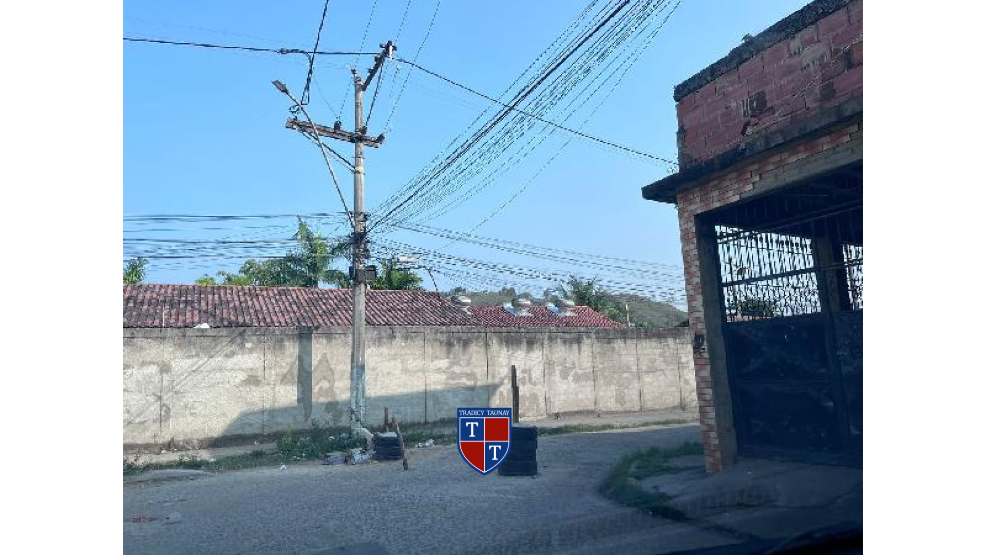 CASA em BARRO VERMELHO