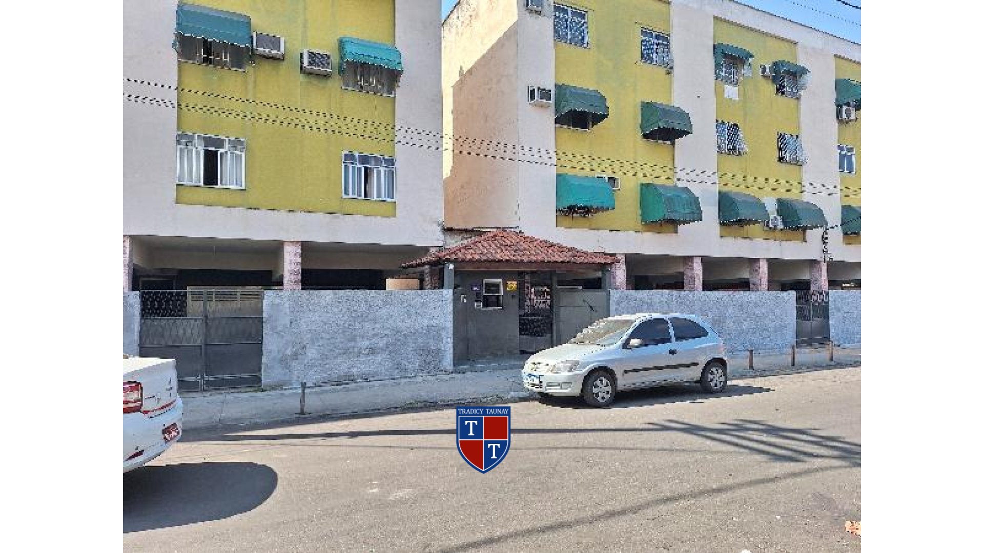 APARTAMENTO em COLUBANDE