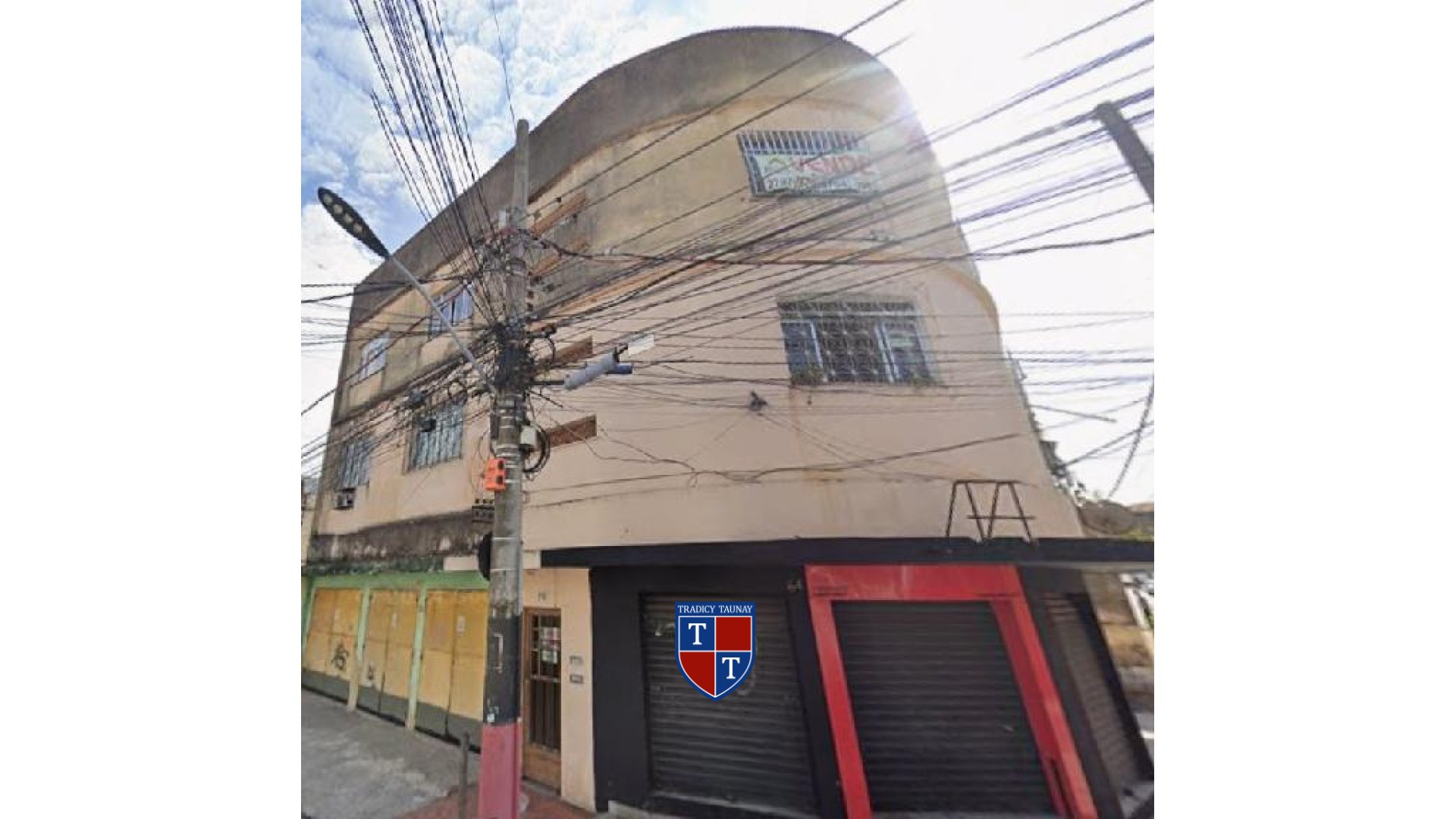 APARTAMENTO em CENTRO