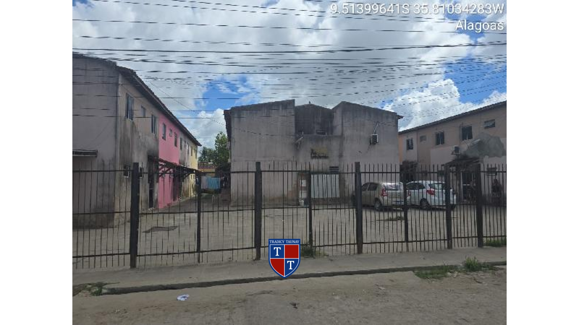 CASA em TABULEIRO DO PINTO