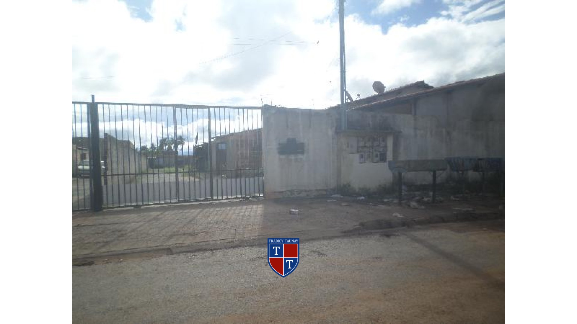 Foto 1 de CASA em PARQUE ESTRELA DALVA IX - Imóvel Retomado Caixa