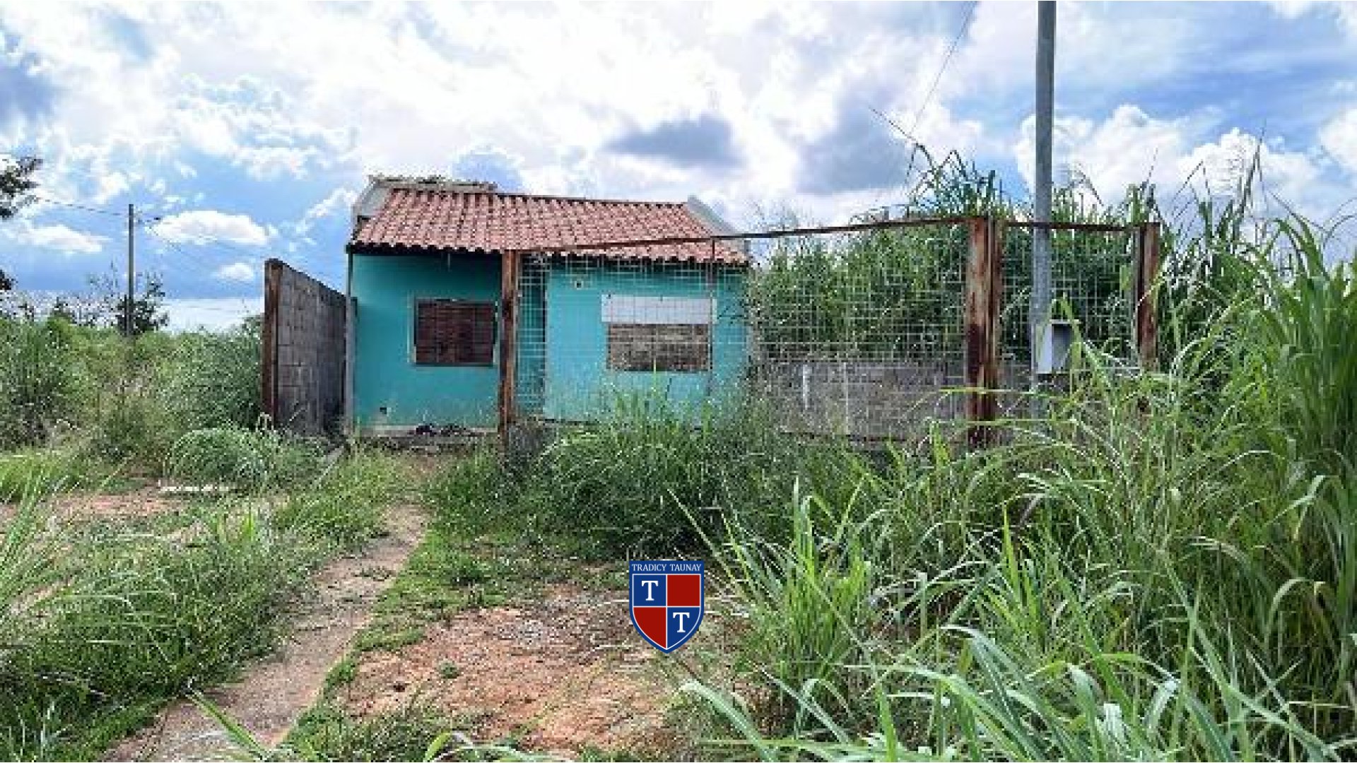 Foto 1 de CASA em JARDIM BAMDEIRANTES, LUZIANIA/GO - Imóvel Retomado CAIXA Ref 8444404738886