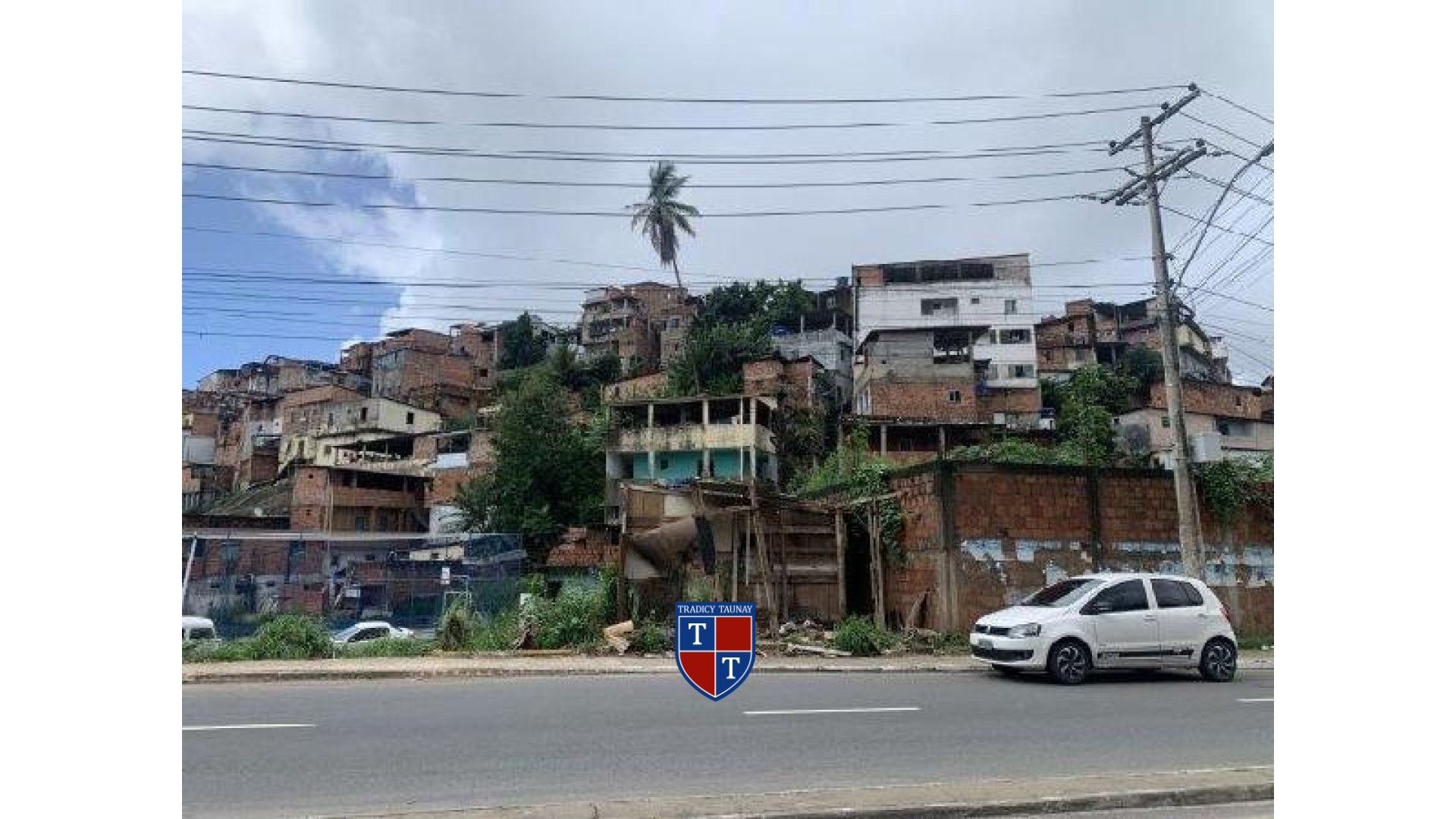 Foto 1 de CASA em PAU DA LIMA - Imóvel Retomado Caixa