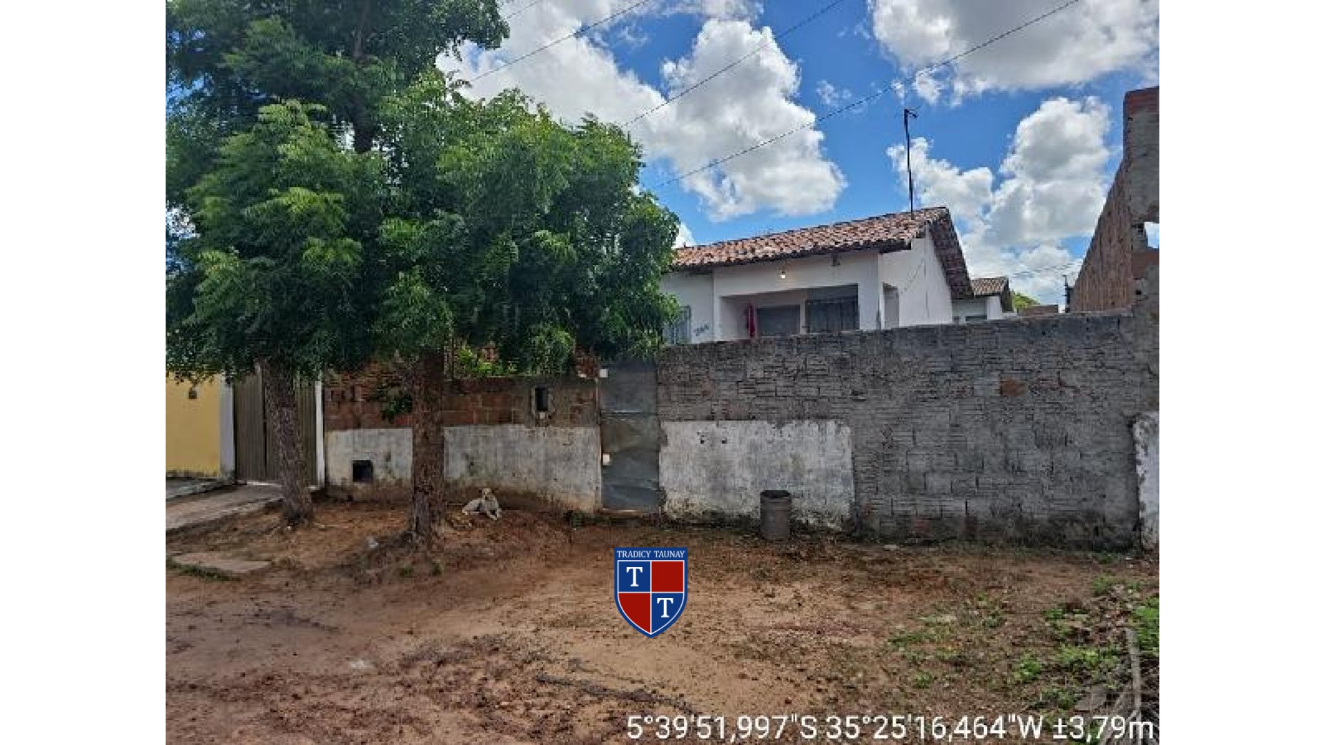 Foto 1 de CASA em BAIRRO PLANALTO - Imóvel Retomado Caixa
