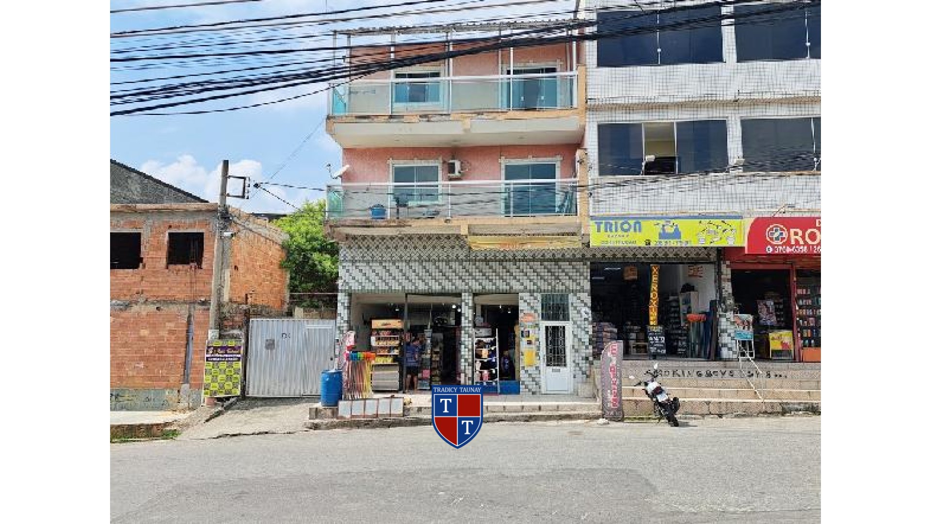 APARTAMENTO em CENTRO