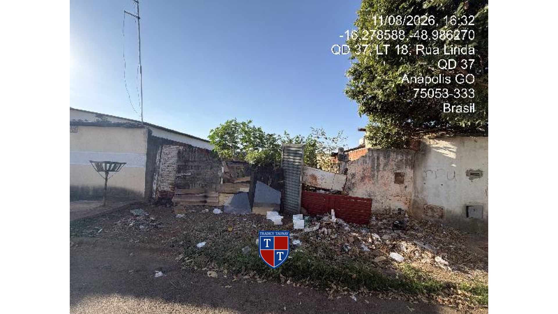 TERRENO em ADRIANA PARQUE