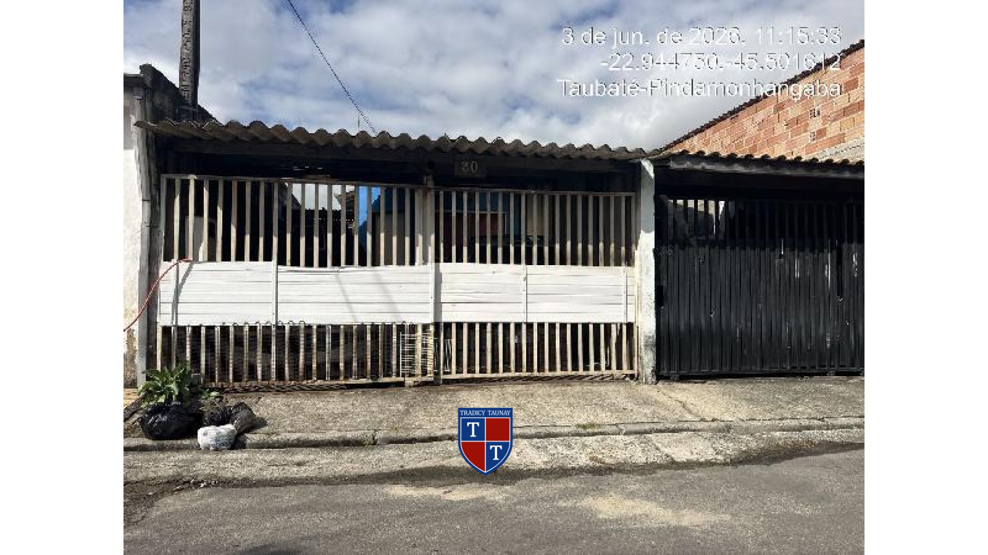 Foto 1 de CASA em CONJUNTO RESIDENCIAL ARARETAMA - Imóvel Retomado Caixa