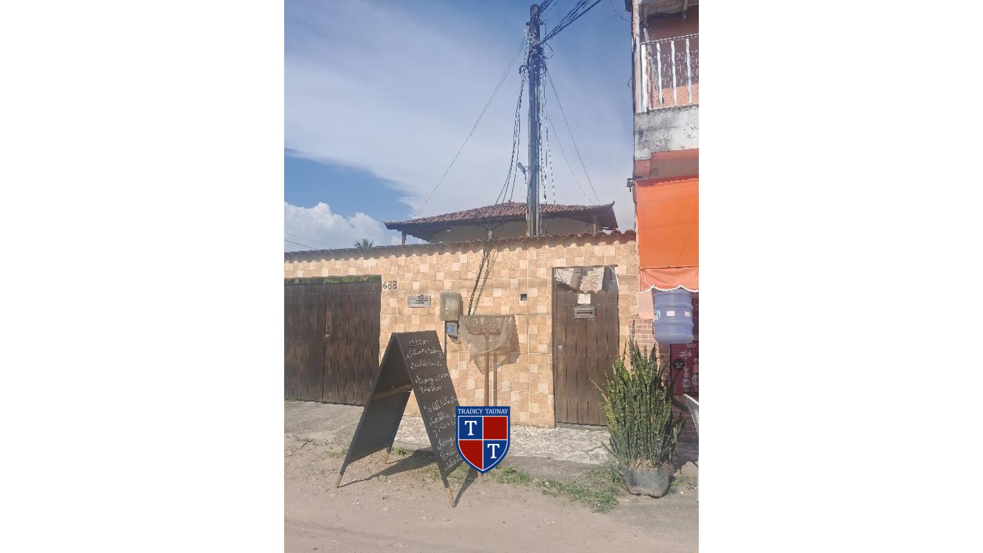 Foto 1 de CASA em PRAIA DO IMPERADOR - Imóvel Retomado Caixa