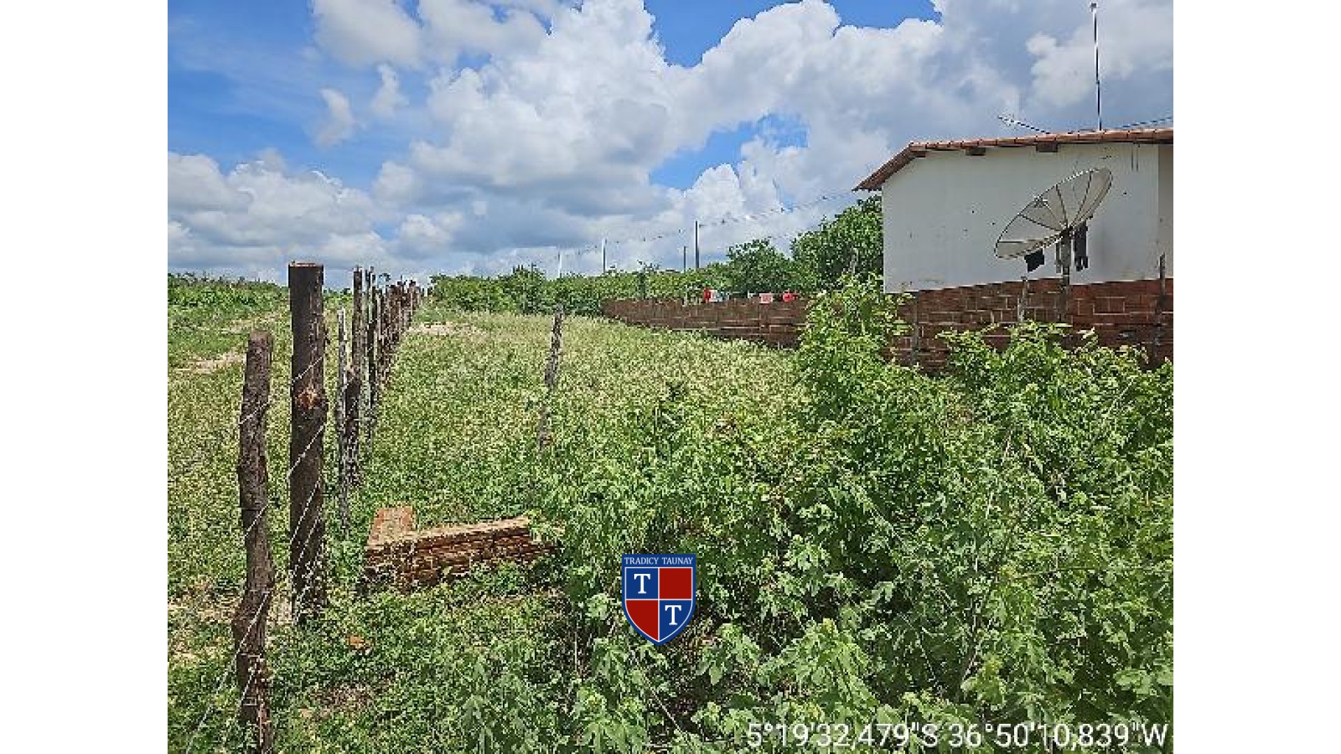 Foto 1 de TERRENO em CASINHAS - Imóvel Retomado Caixa