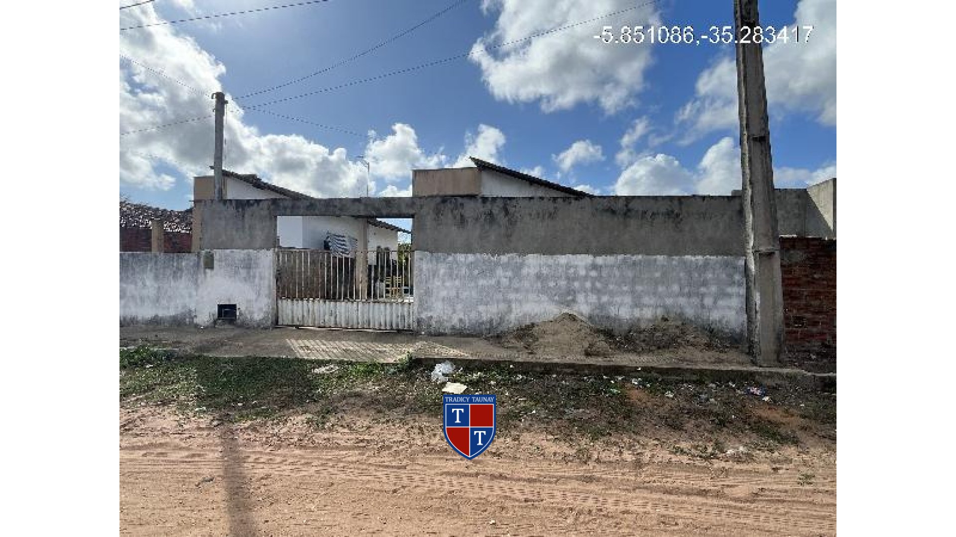 Foto 1 de CASA em ZONA DE EXPANSAO URBANA SUL - Imóvel Retomado Caixa