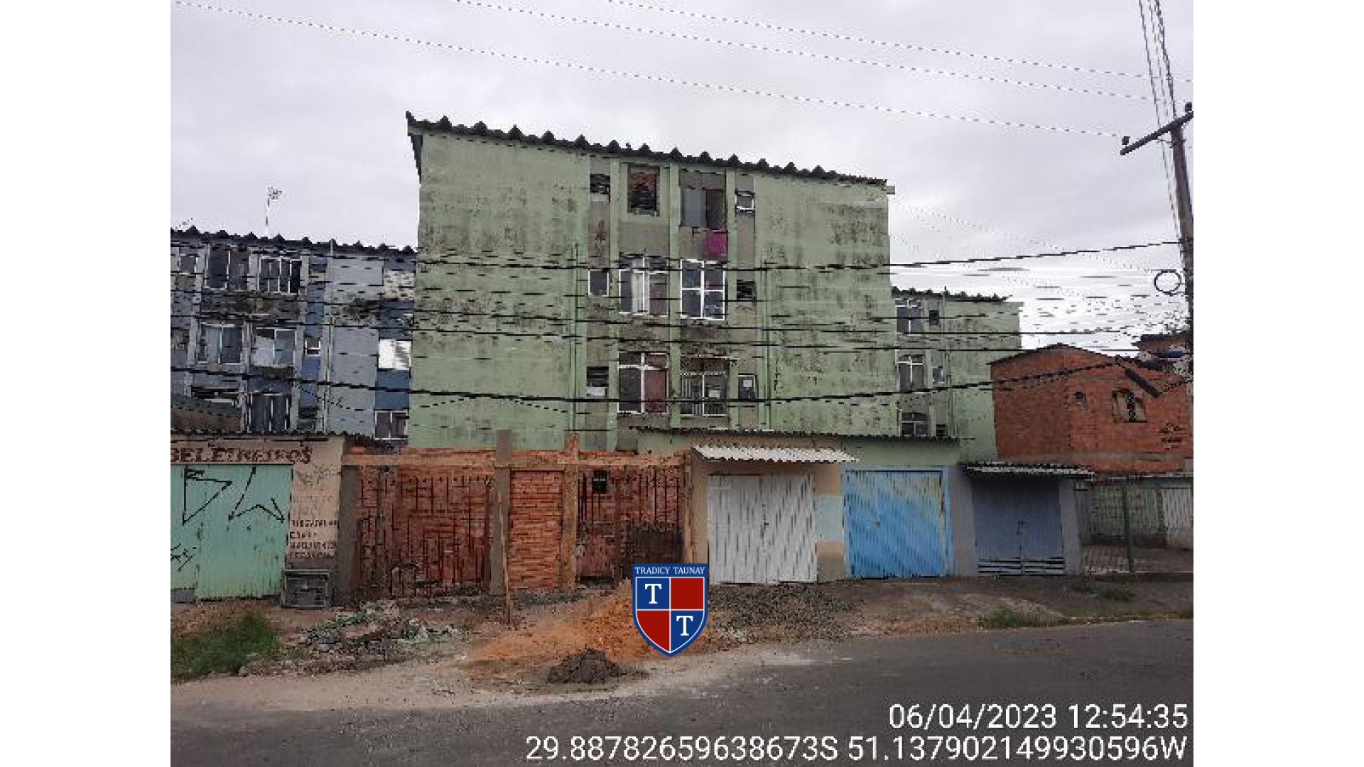 Foto 1 de APARTAMENTO em GUAJUVIRAS - Imóvel Retomado Caixa