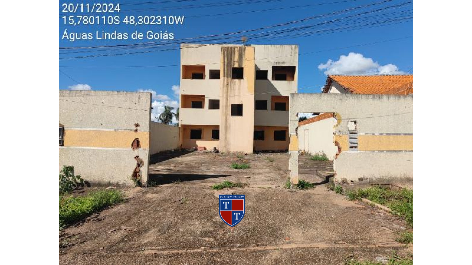 Foto 1 de APARTAMENTO em JARDIM SANTA LUCIA - Imóvel Retomado Caixa