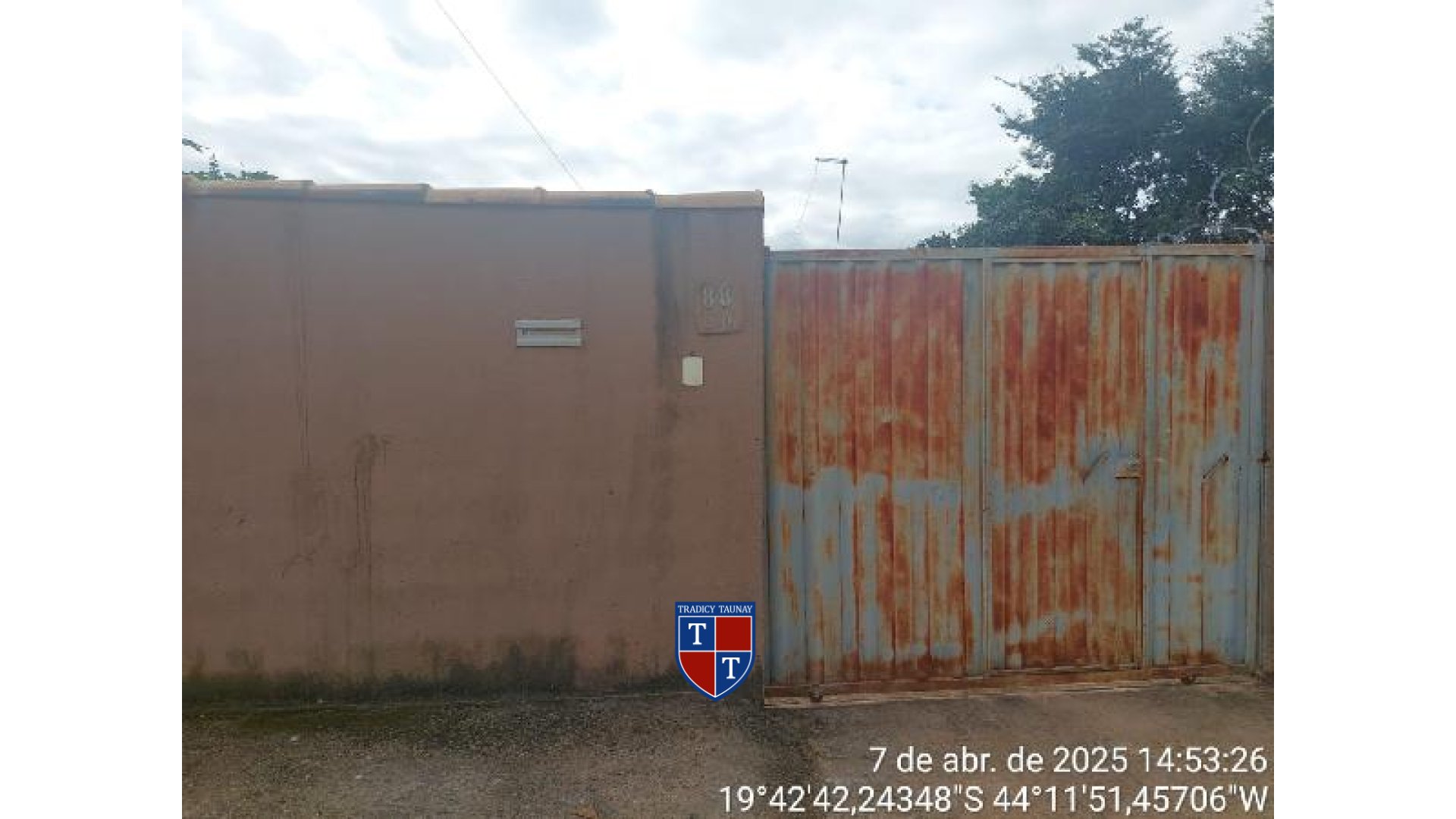 Foto 1 de CASA em JARDIM DOS BANDEIRANTES (MELO VIANA) - Imóvel Retomado Caixa