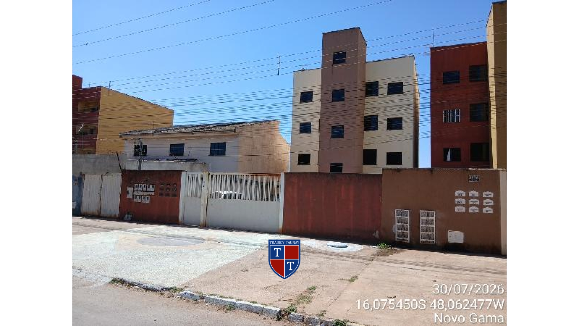 APARTAMENTO em LOTEAMENTO LUNABEL 3A