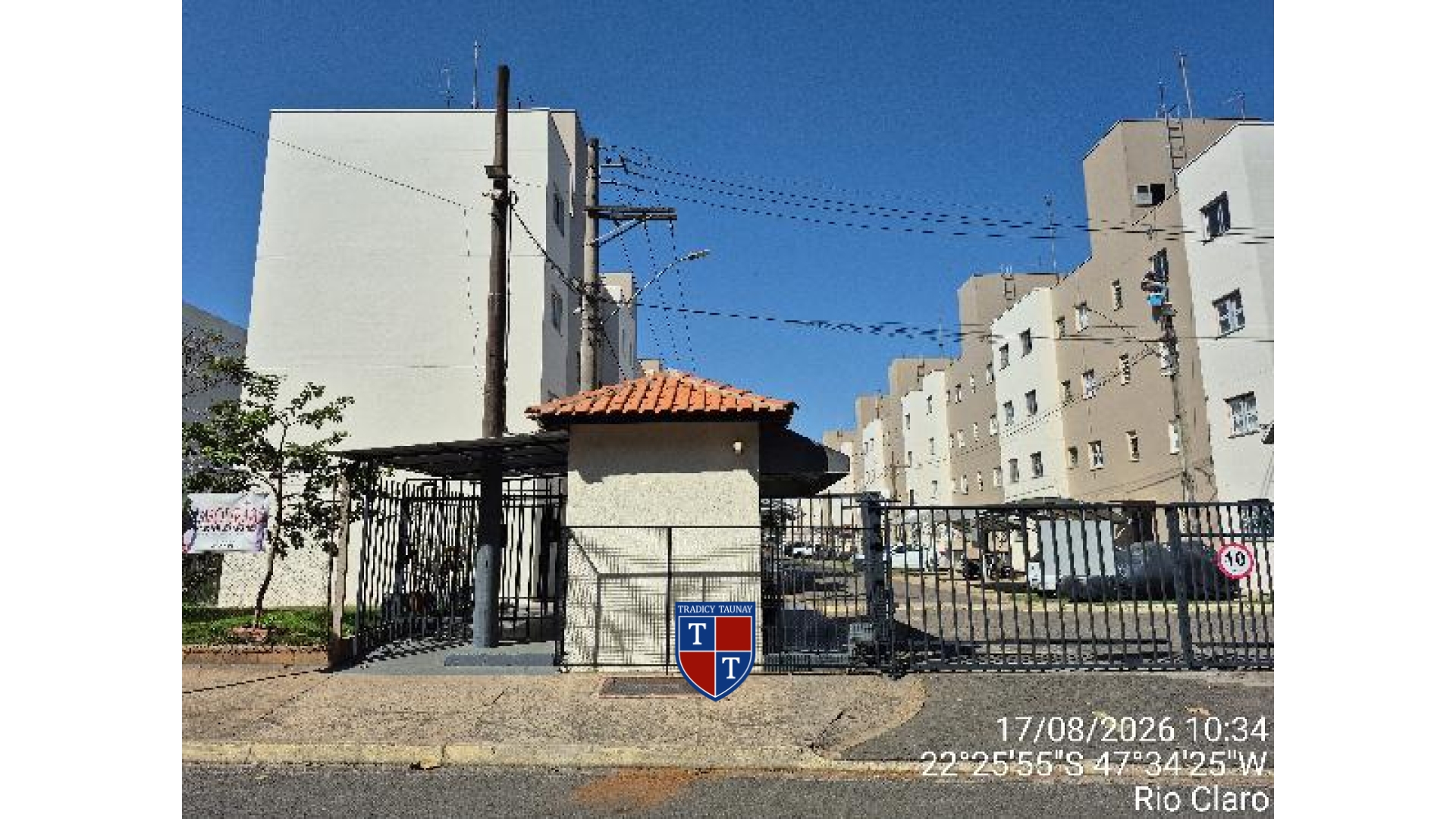 APARTAMENTO em CHACARA LUZA